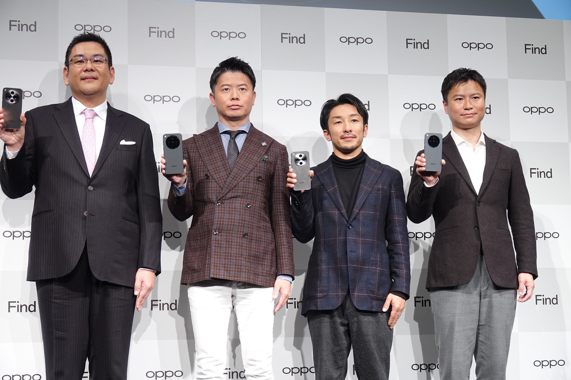 左からオウガ・ジャパン 河野氏、セキド（Hasselblad日本総代理店）大下貴之 代表取締役、フォトグラファー酒井貴弘氏、オウガ・ジャパン 中川氏