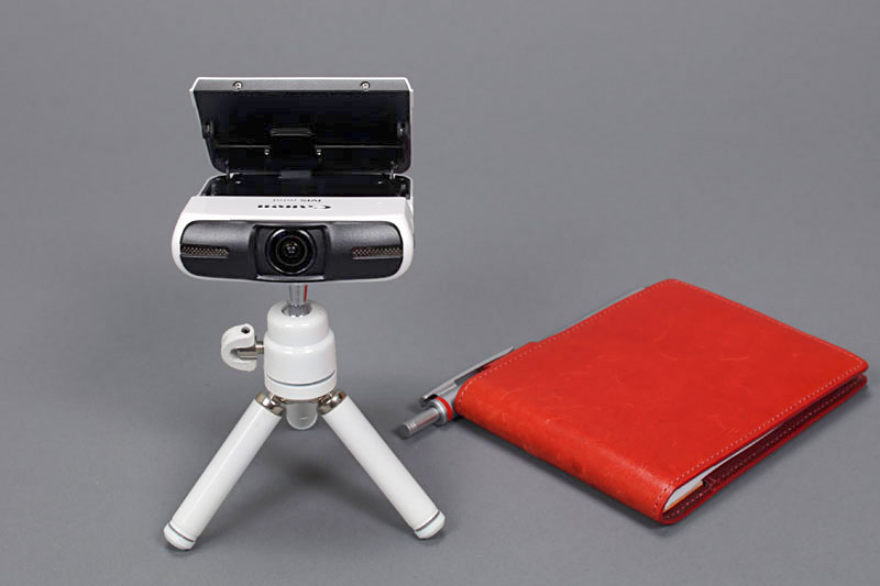 その後はカメラも小型化。取材相手にあまり違和感を抱かせずに「取材の丸ごと撮影」ができた。