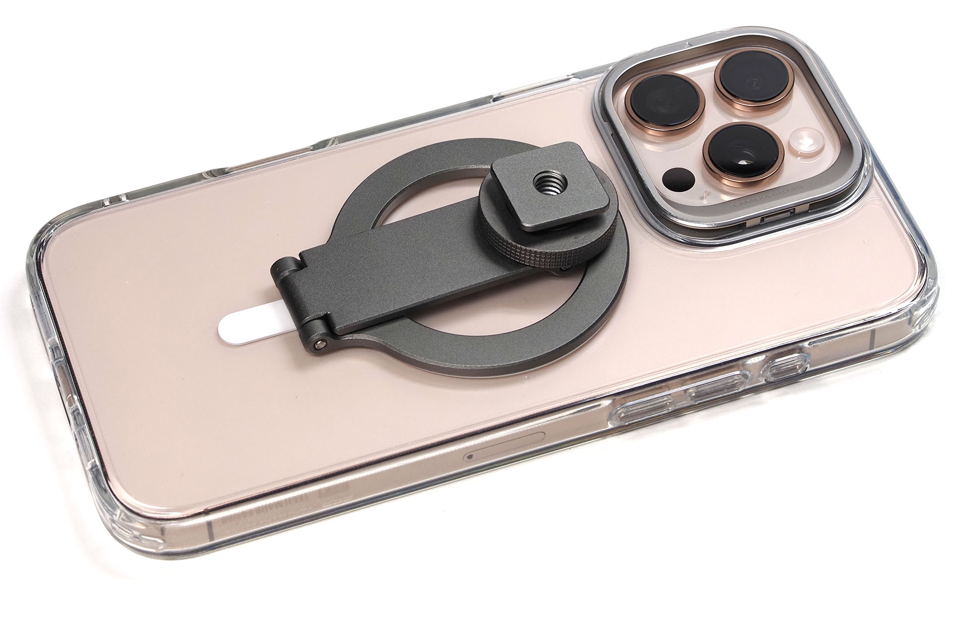 エツミ「マグセーフ対応シューコネクター」の携行は、iPhoneにMagSafe吸着させっぱなしでもいいかな？　と思ったところで気付いた。