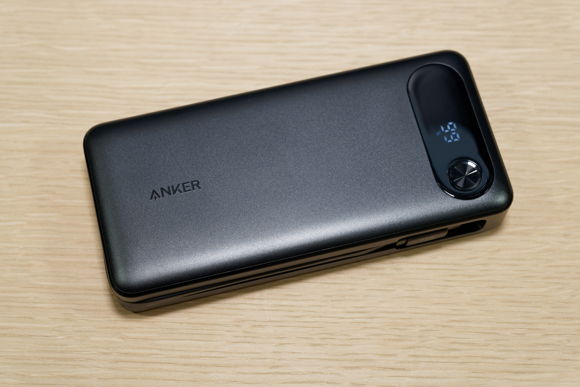 新しいモバイルバッテリー「Anker Power Bank （20000mAh, 87W, Built-In USB-C ケーブル）」