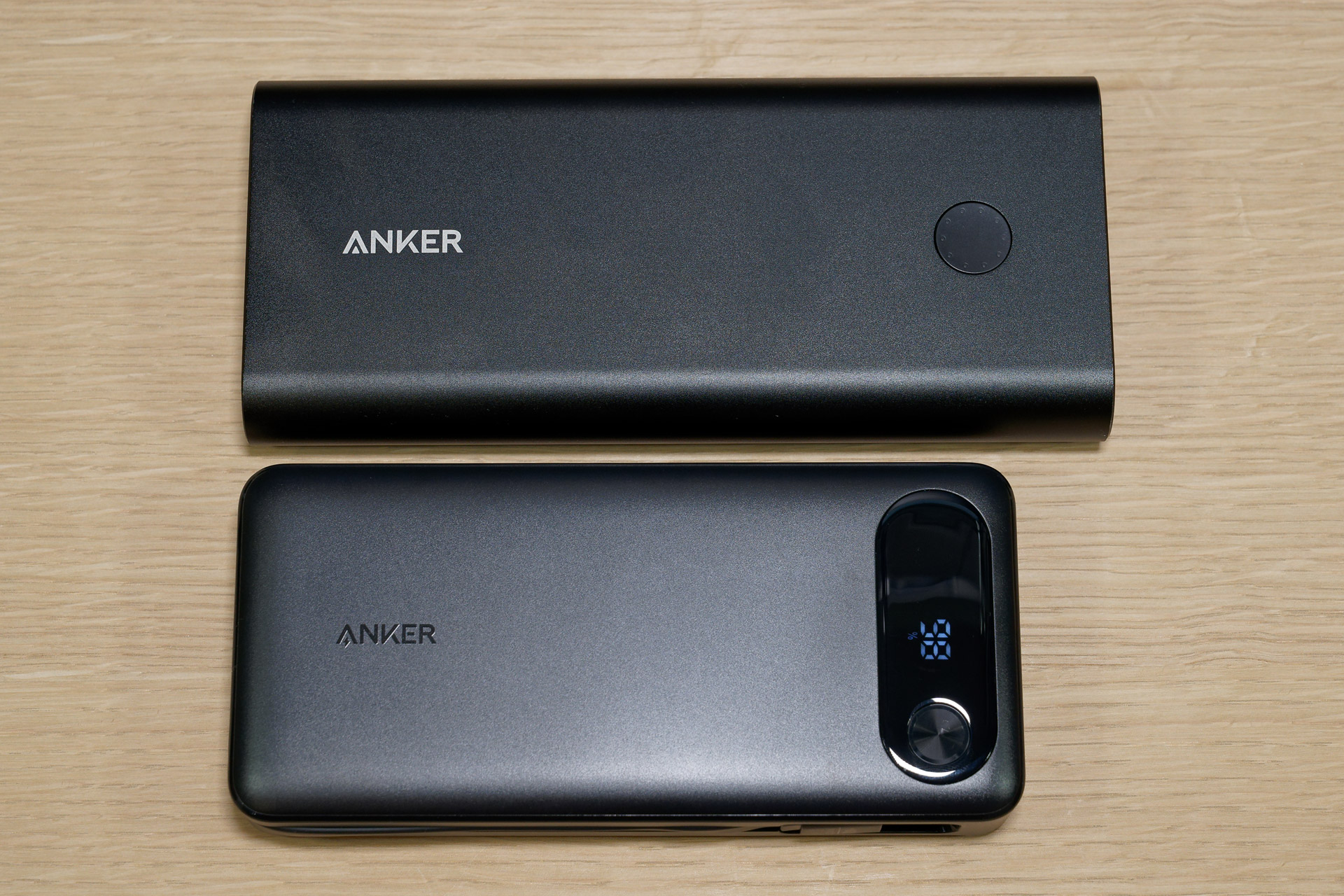 新旧比較すると、厚みは同等だが主に長さが短くなっている