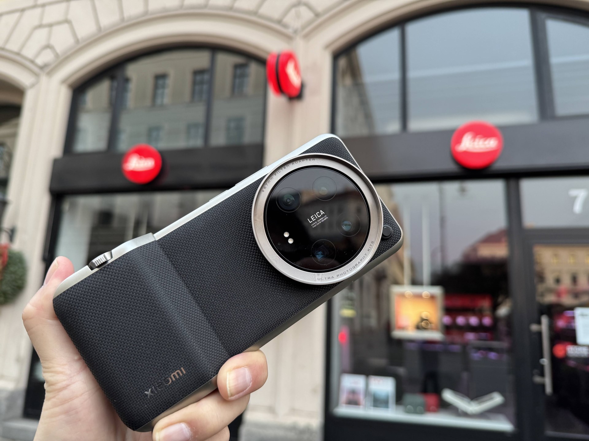 ミュンヘンのライカショップ前で「Xiaomi 14 Ultra」を撮影
