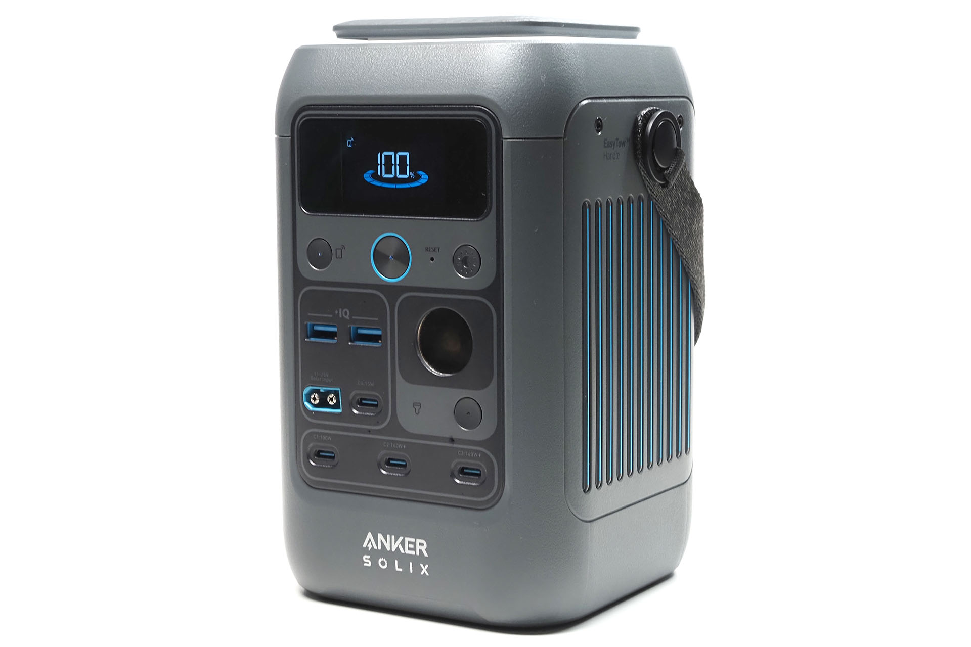 Anker Solix C300 DC Portable Power Stationは容量288Wh/最大出力300W。位置付けとしてはポータブル電源だが、AC出力（コンセント）はないというやや変わったポータブル電源だ。