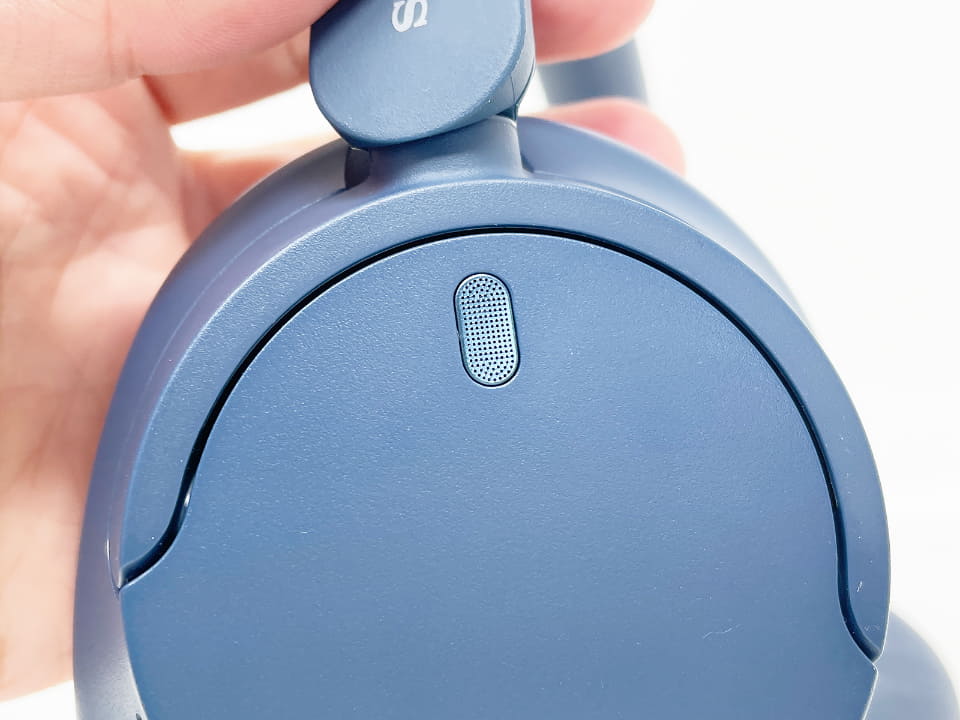 ソニーの「WH-CH720N」は軽快な装着感のBluetooth NCヘッドホンだ