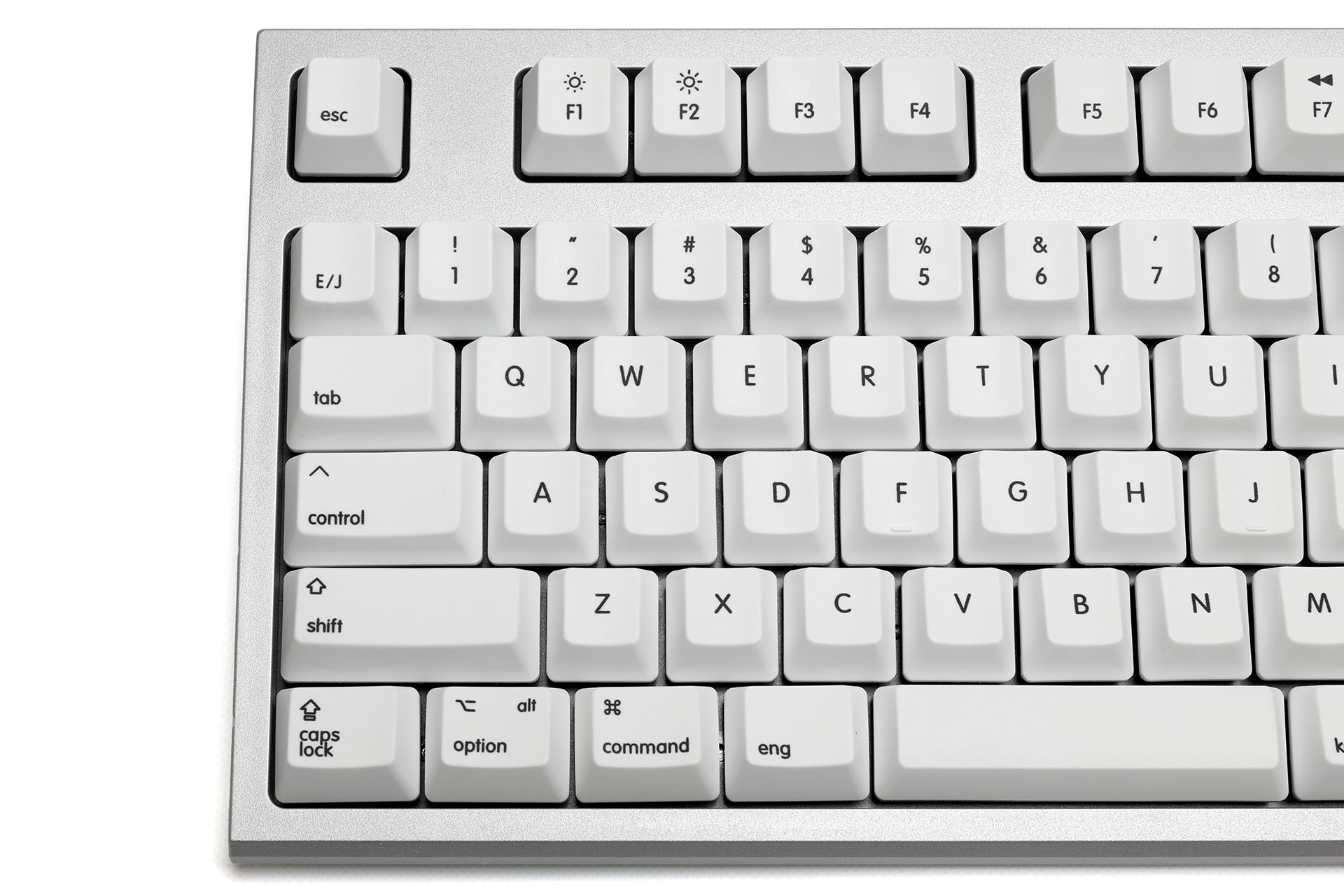 commandキーとoptionキーがある。これたぶんREALFORCE RC1のキーキャップとして使えるハズ。しかもAキーの横にcontrolキーもあって、これも移植できそう！