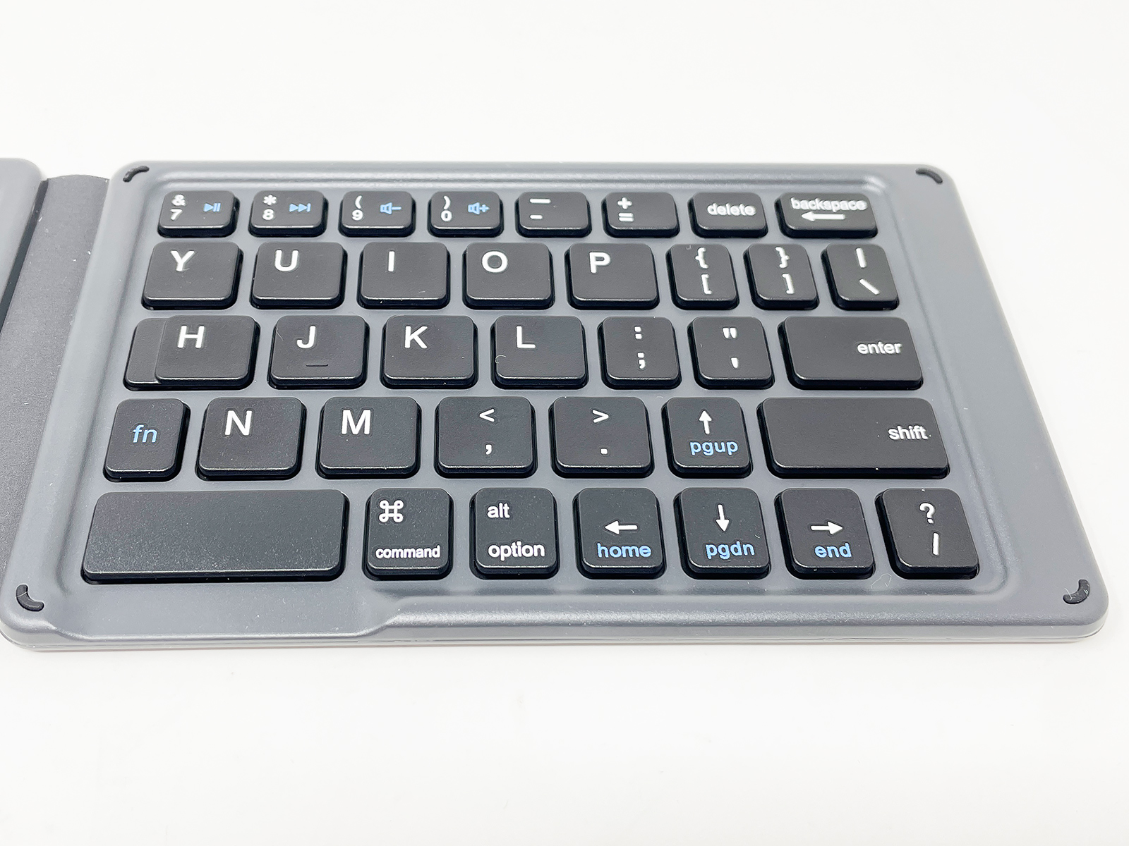 右側を注視すると変態配列感が隠しきれません。その「/？」キーの位置は何なんだ。