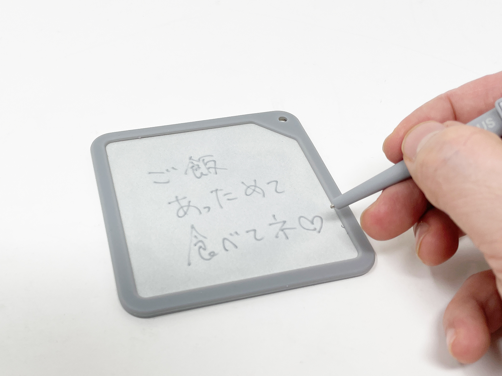 ちょっと淡い色合いの文字にはなるのですが、十分滑らかかつ高精細で、この文字数程度のメモなら十分に実用的です。