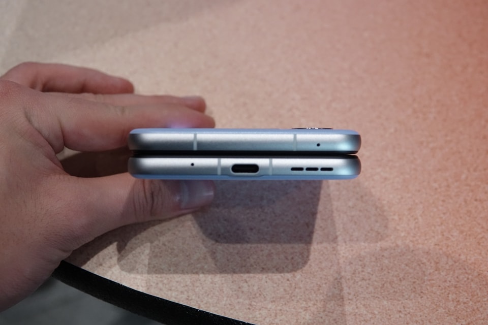 写真で見る「nubia Flip 2」「nubia S 5G」] - ケータイ Watch