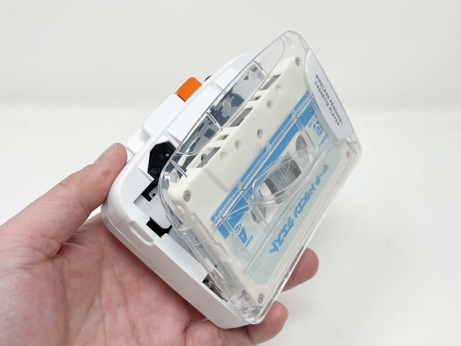 30年以上前の製品ですが、テープが伸びることなく普通に巻き戻せました。