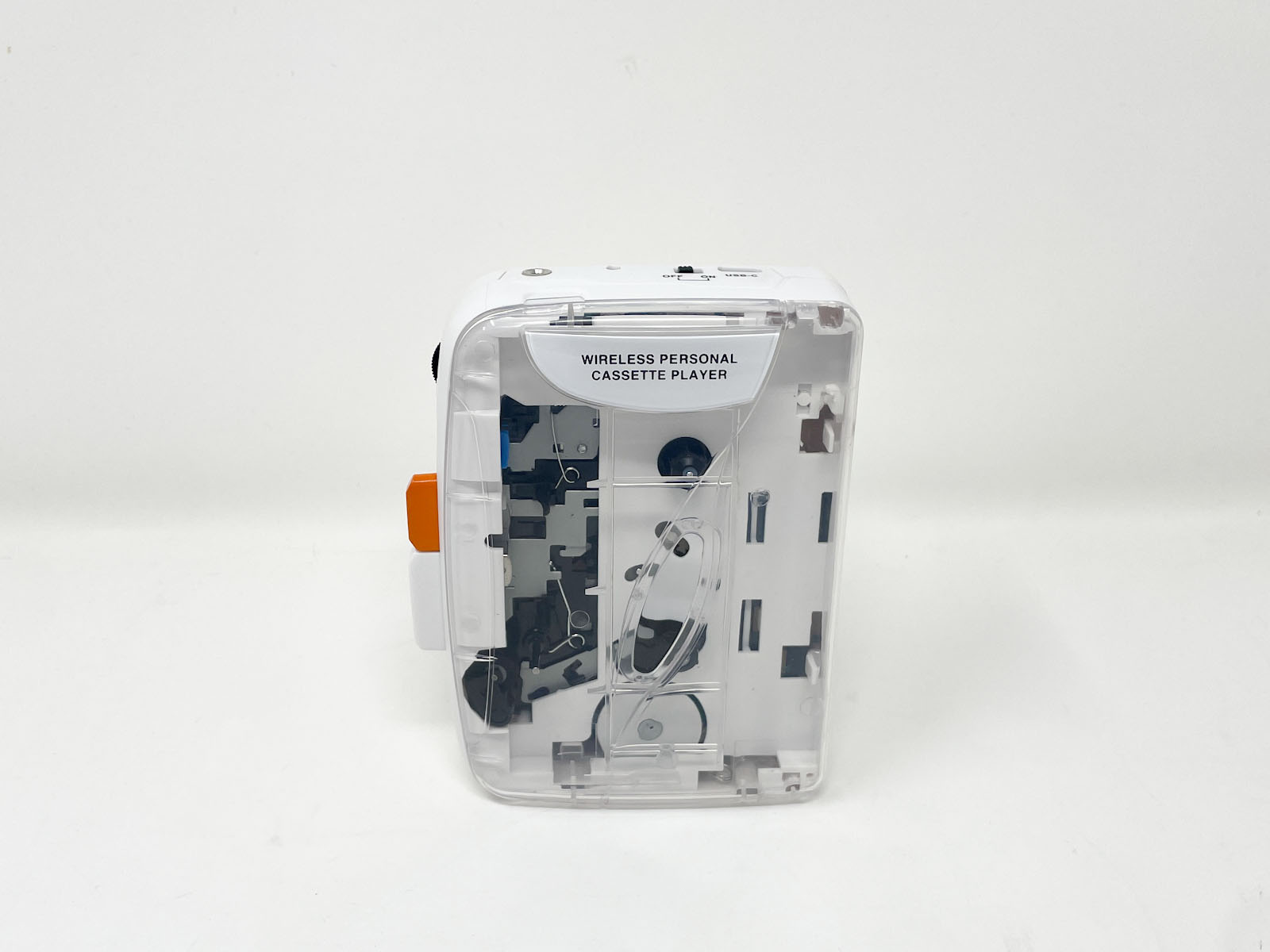 スリーコインズのカセットプレーヤー。昔もこういうポップなデザインのプレーヤーありましたね。