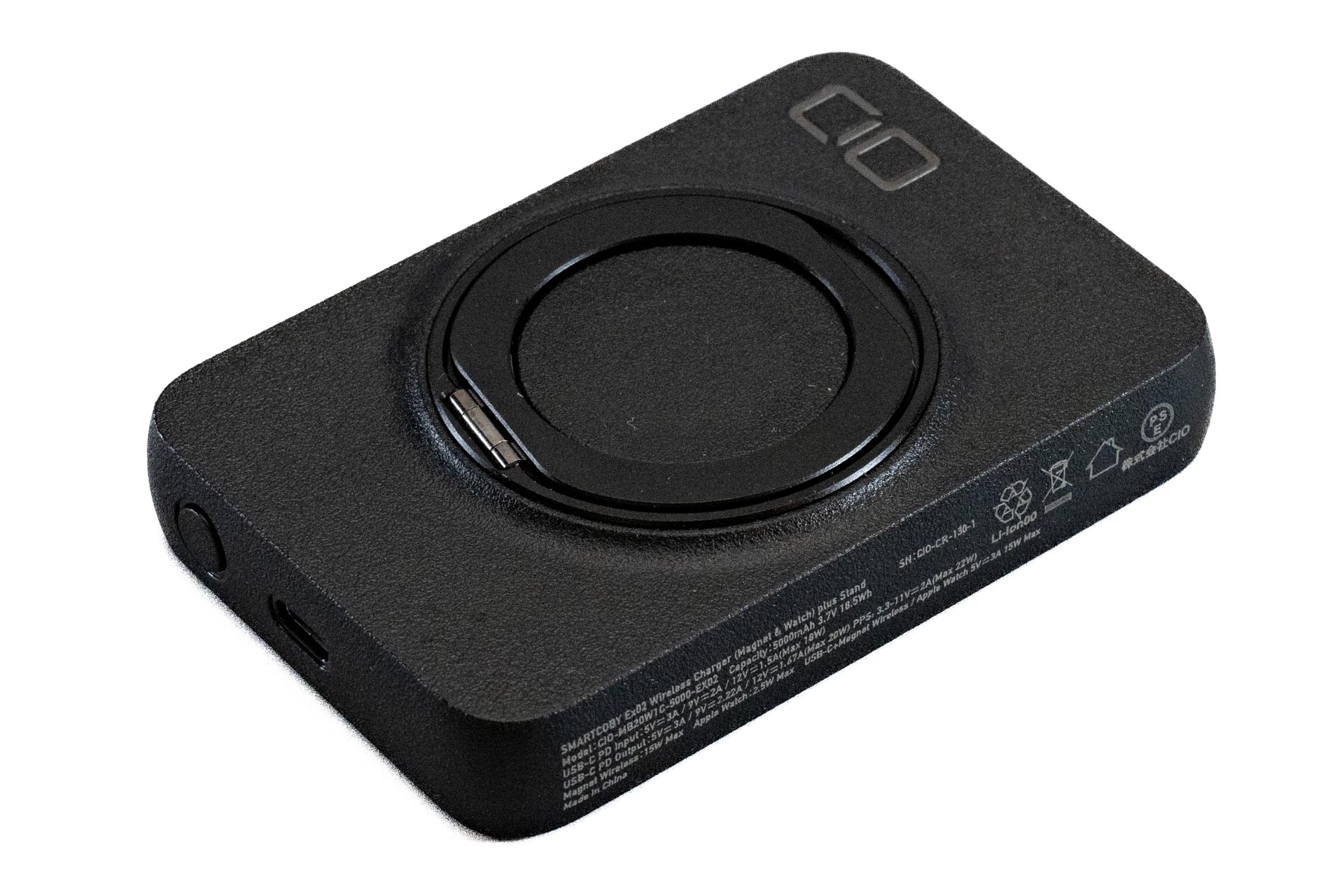 CIO製品らしい、シボ加工されたおとなしめのデザインです