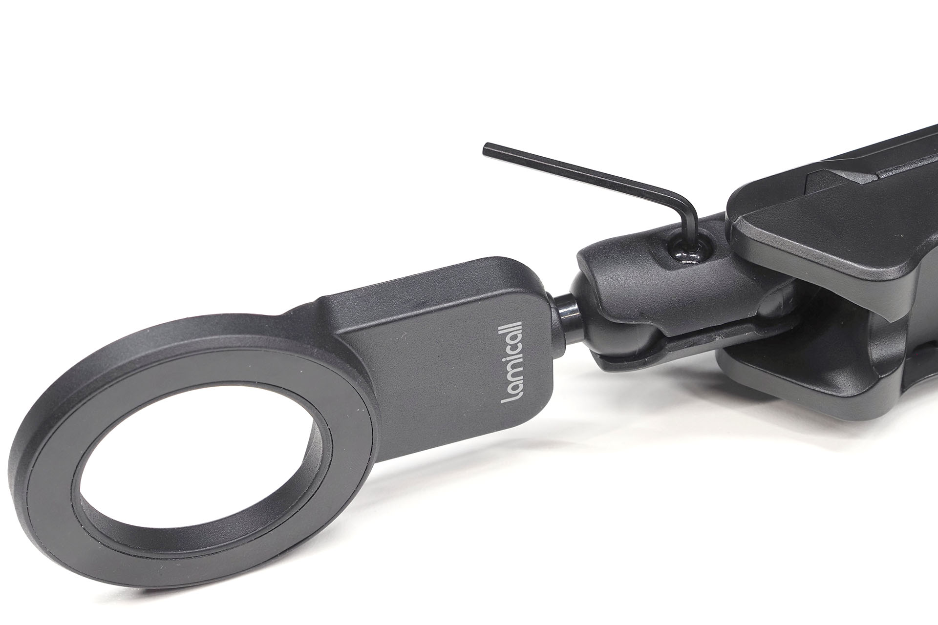 六角レンチを利用してアーム部の緩みを直したり、固さを調節したりできる！