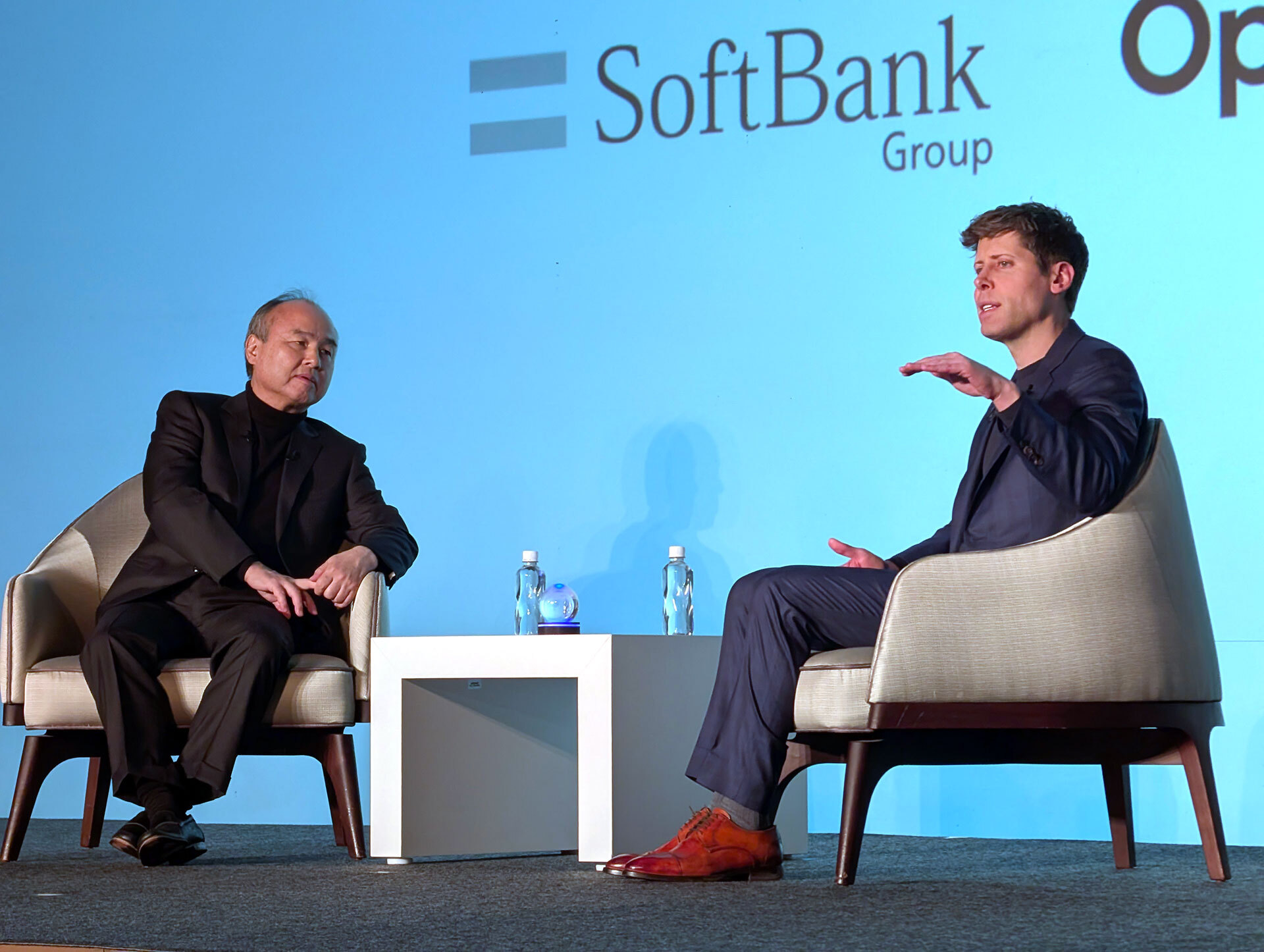 会場にサム・アルトマン氏も登場