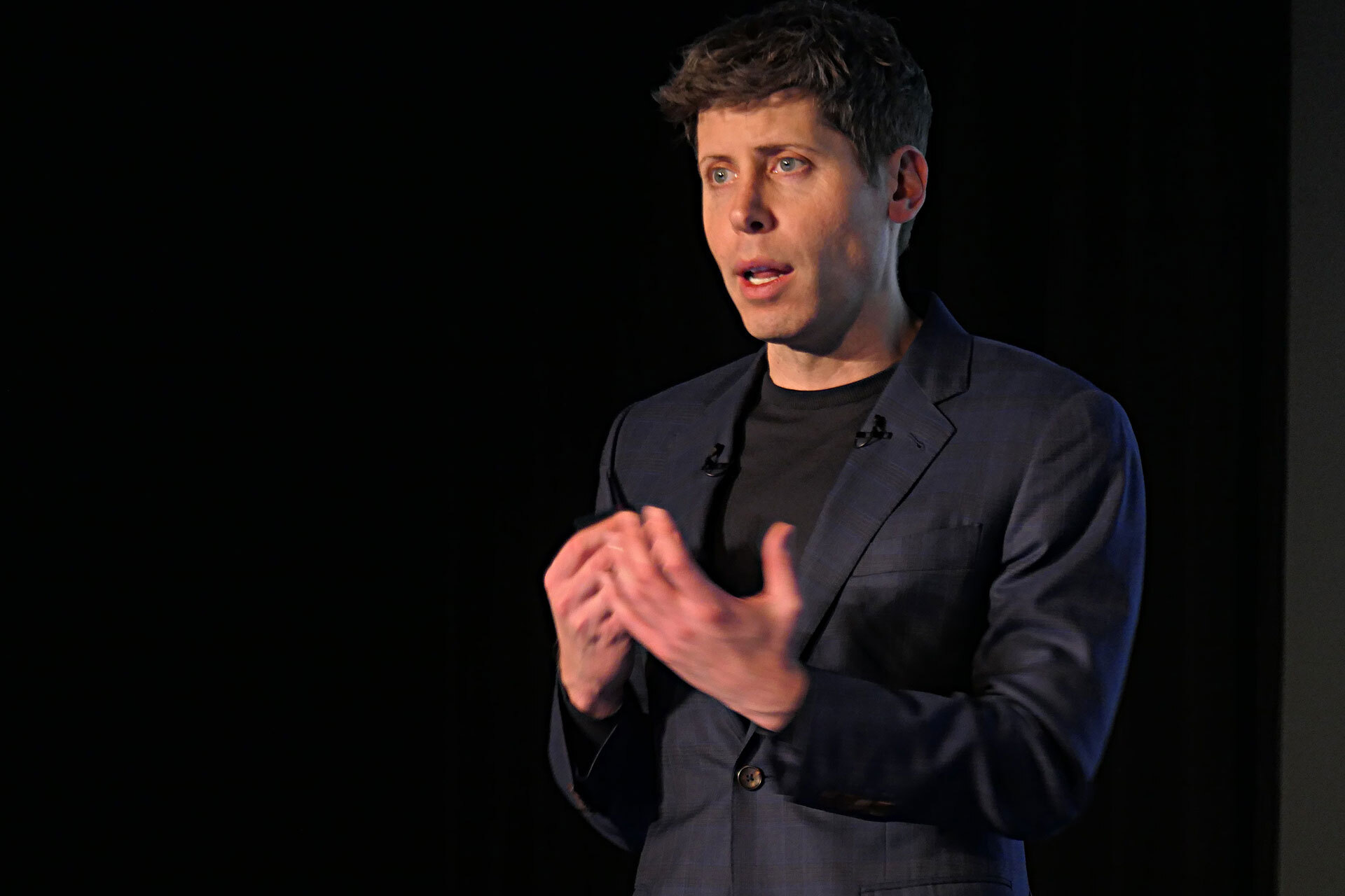 会場にサム・アルトマン氏も登場