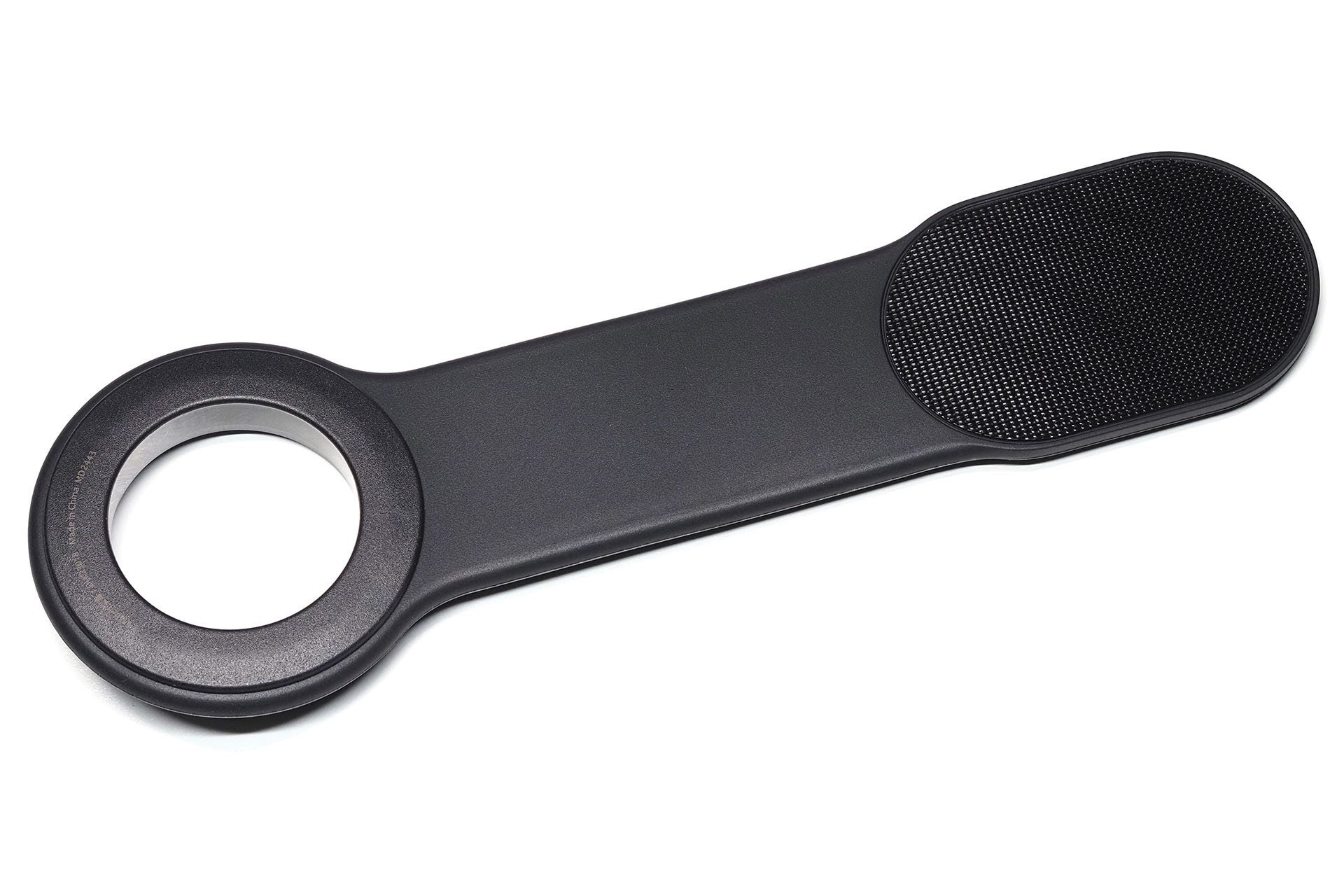 本体の面ファスナーはフック側になっている。付属の「3Mテープ」が面ファスナーのループ側になっていて、これをダッシュボードなどに貼り、そこにホルダー本体を重ねて固定する。