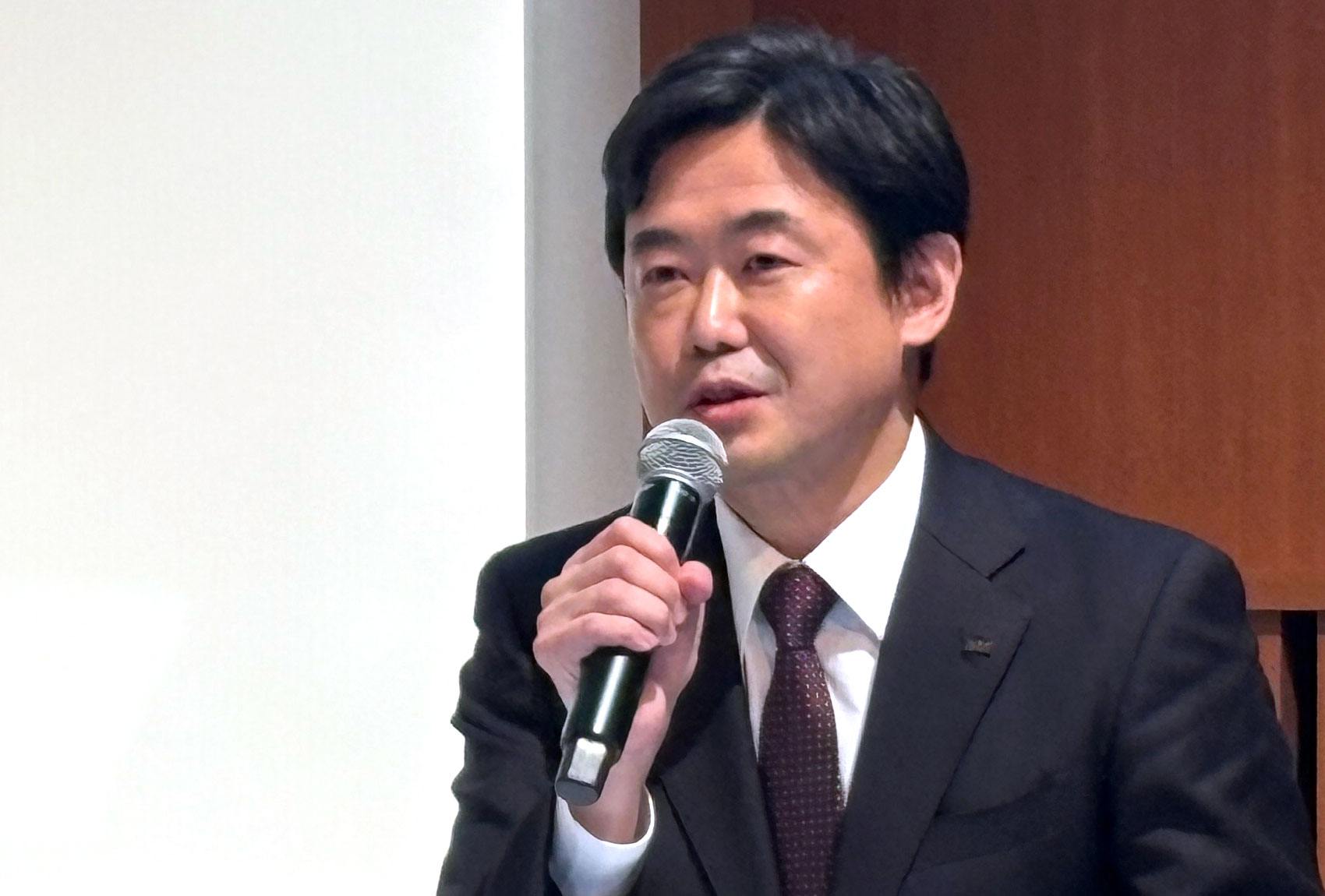 好きな言葉（格言）を問われ「準備万端。準備万端、用意周到、先手必勝といった言葉が好きです」と答えた松田氏