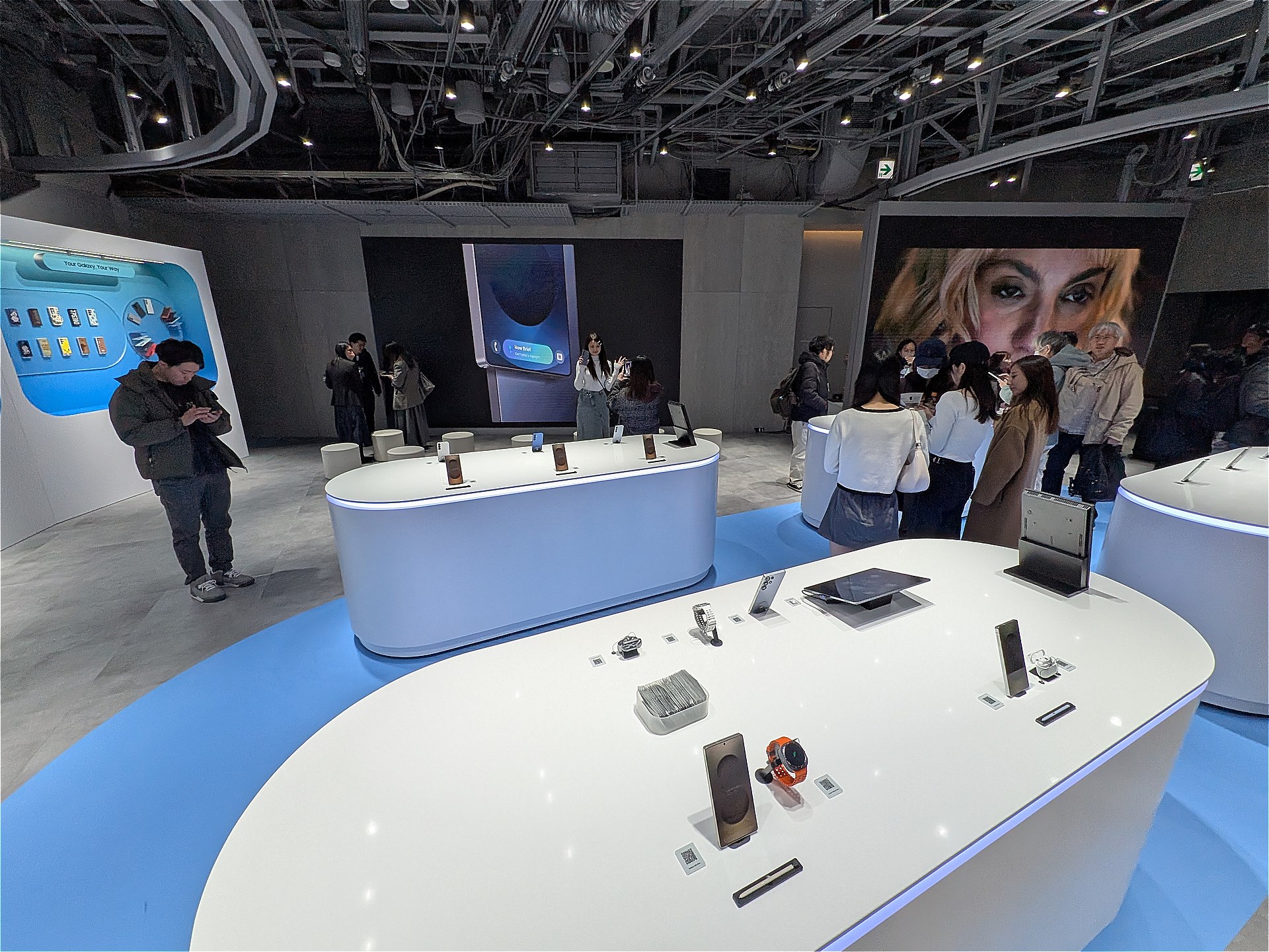 Galaxy Experience Space
