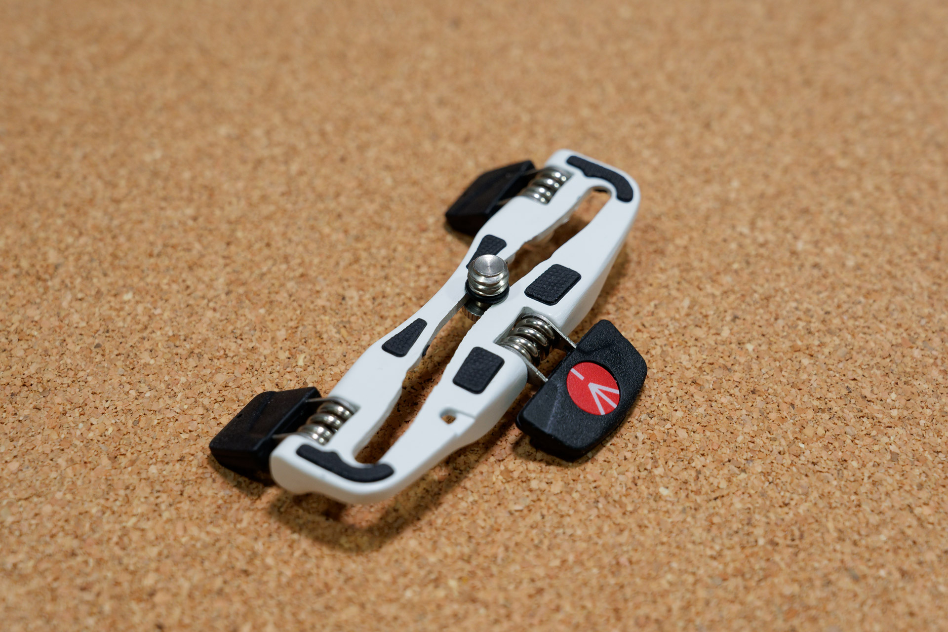 脚を広げればちゃんと三脚に