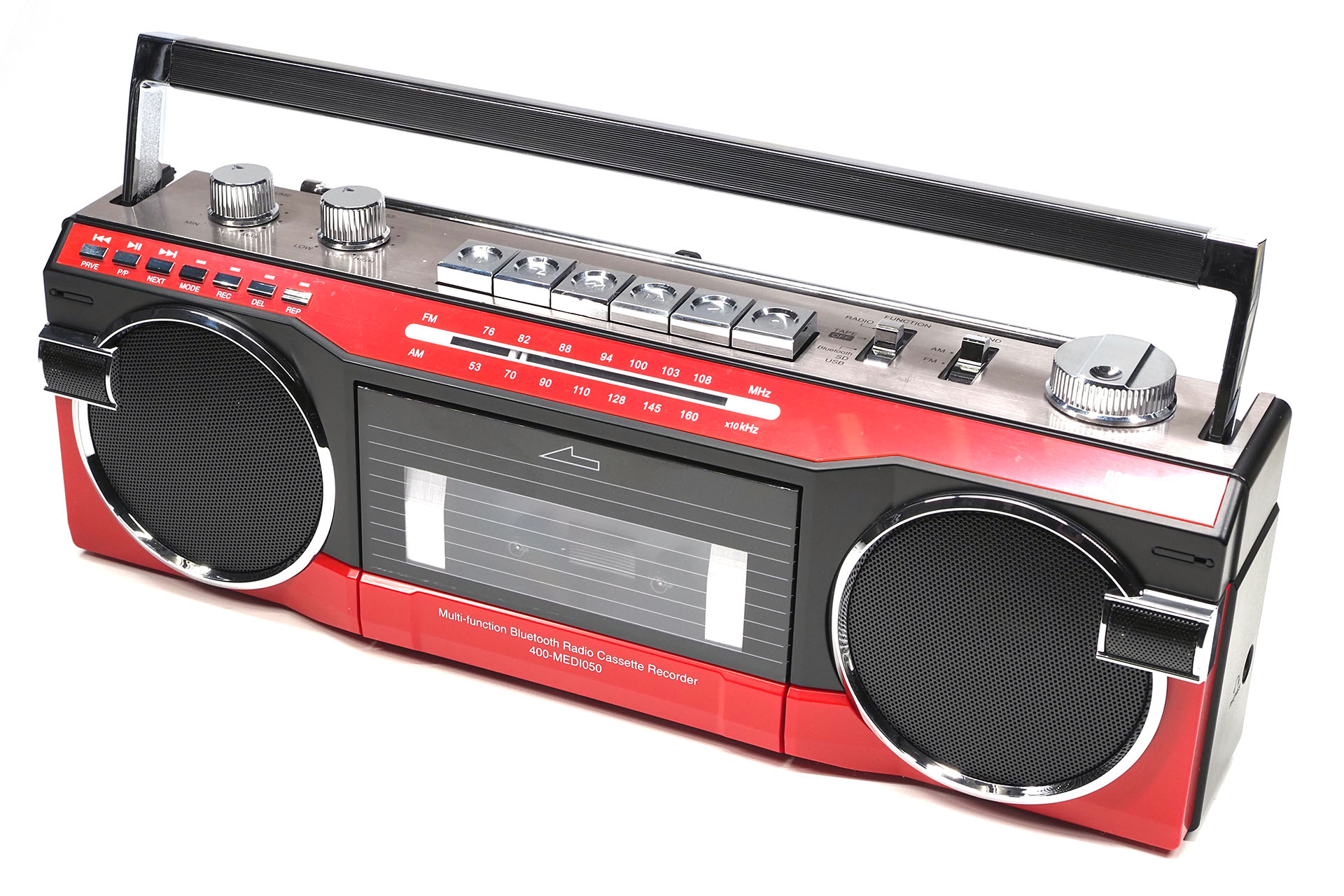 カセットテープ上の音声をデジタル化（MP3ファイル化）して現代のデバイスで再生可能にするのが、400-MEDI050の主な用途となる。のだが、ほか細々した機能もユーザーによっては「これだ！」的に役立ったりする。
