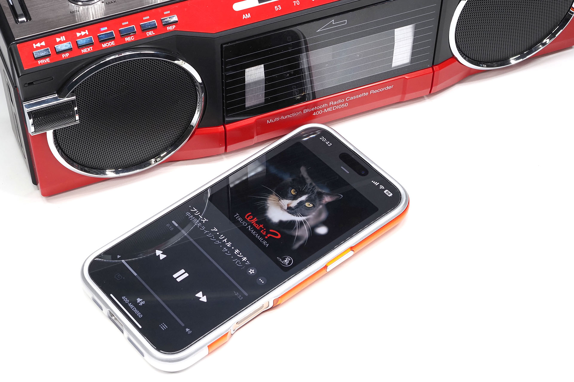 スマートフォンなどとBluetooth接続すれば、Bluetoothスピーカーとして機能する。