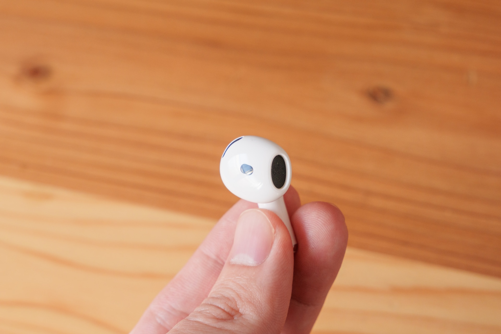 イヤーピースがなく遮音性は皆無のはずが、ノイズキャンセリング性能はなかなか協力