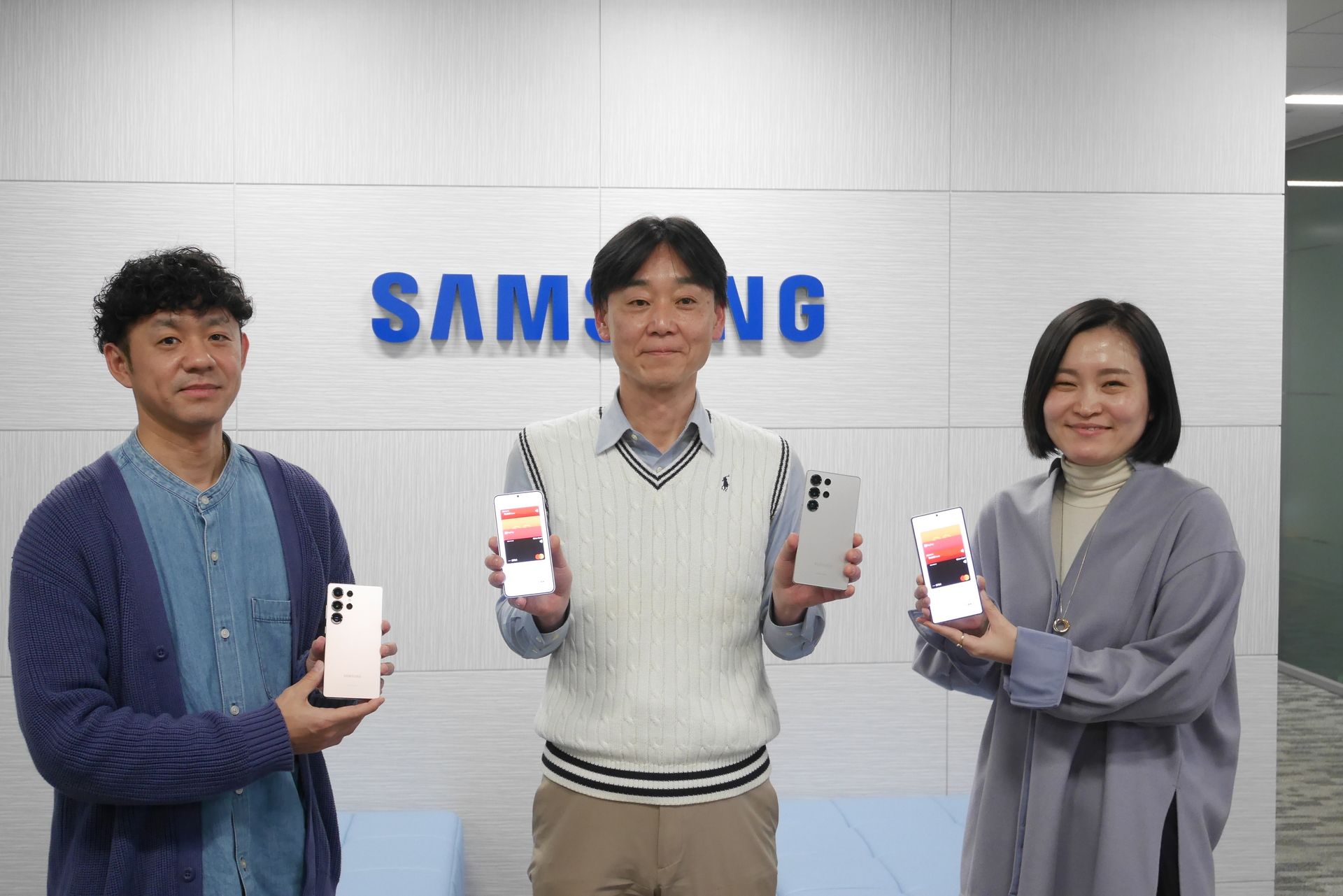サムスン電子でSamsung Walletを担当している鈴木氏（中央）、山﨑氏（右）、小川氏（左）