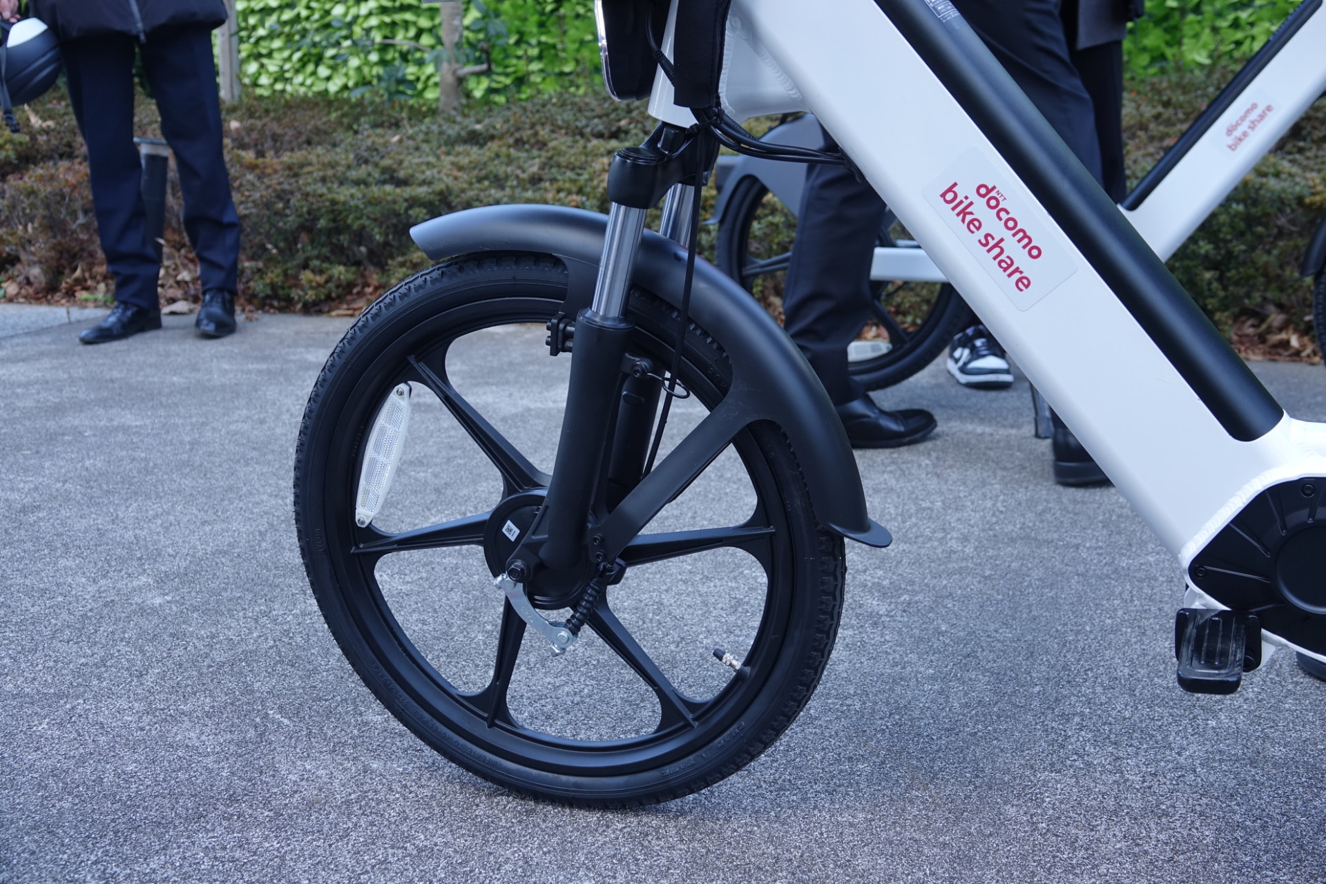 前輪にはサスペンション