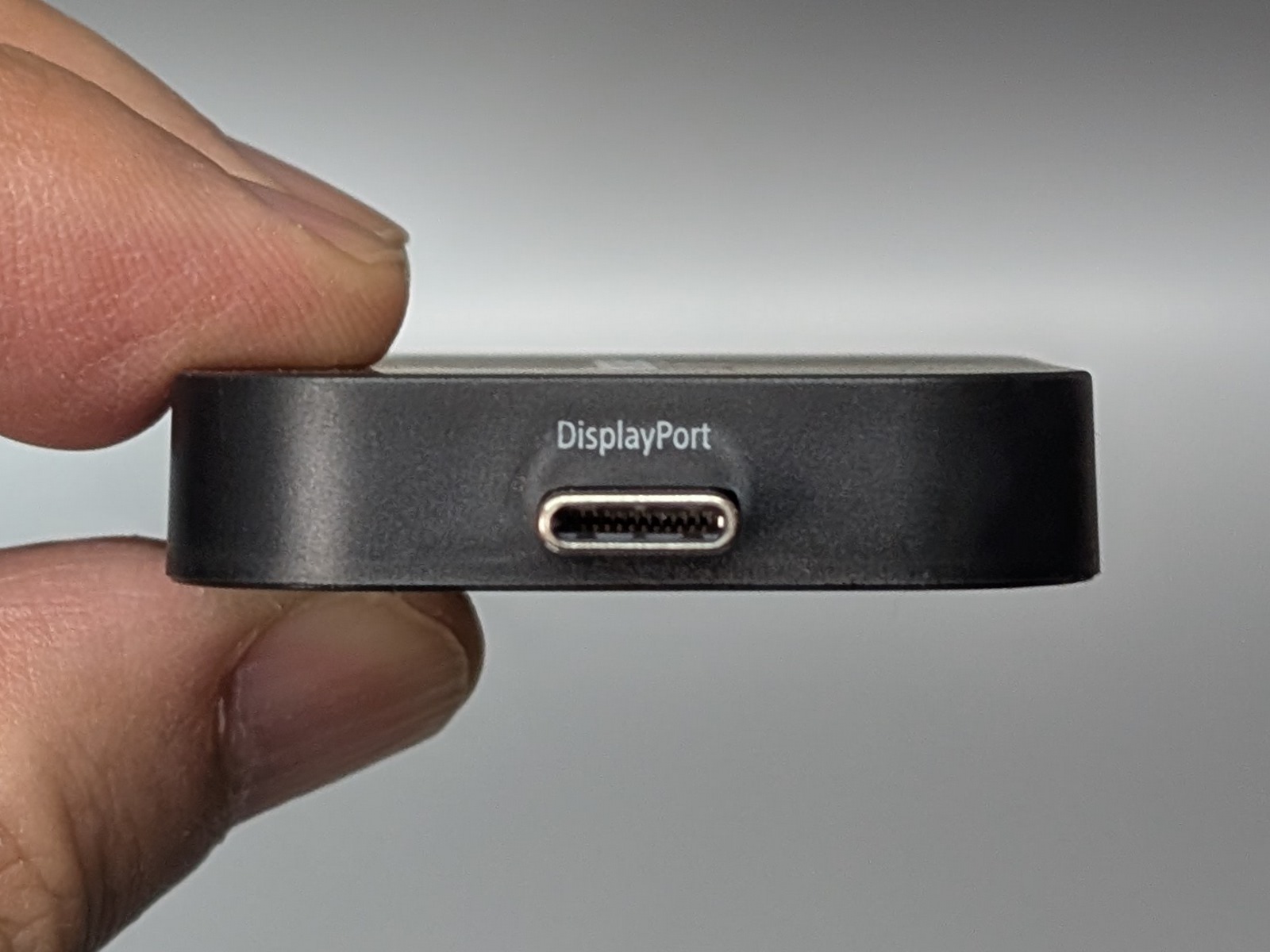 USB Type-Cポート。ここをスマホに差し込む