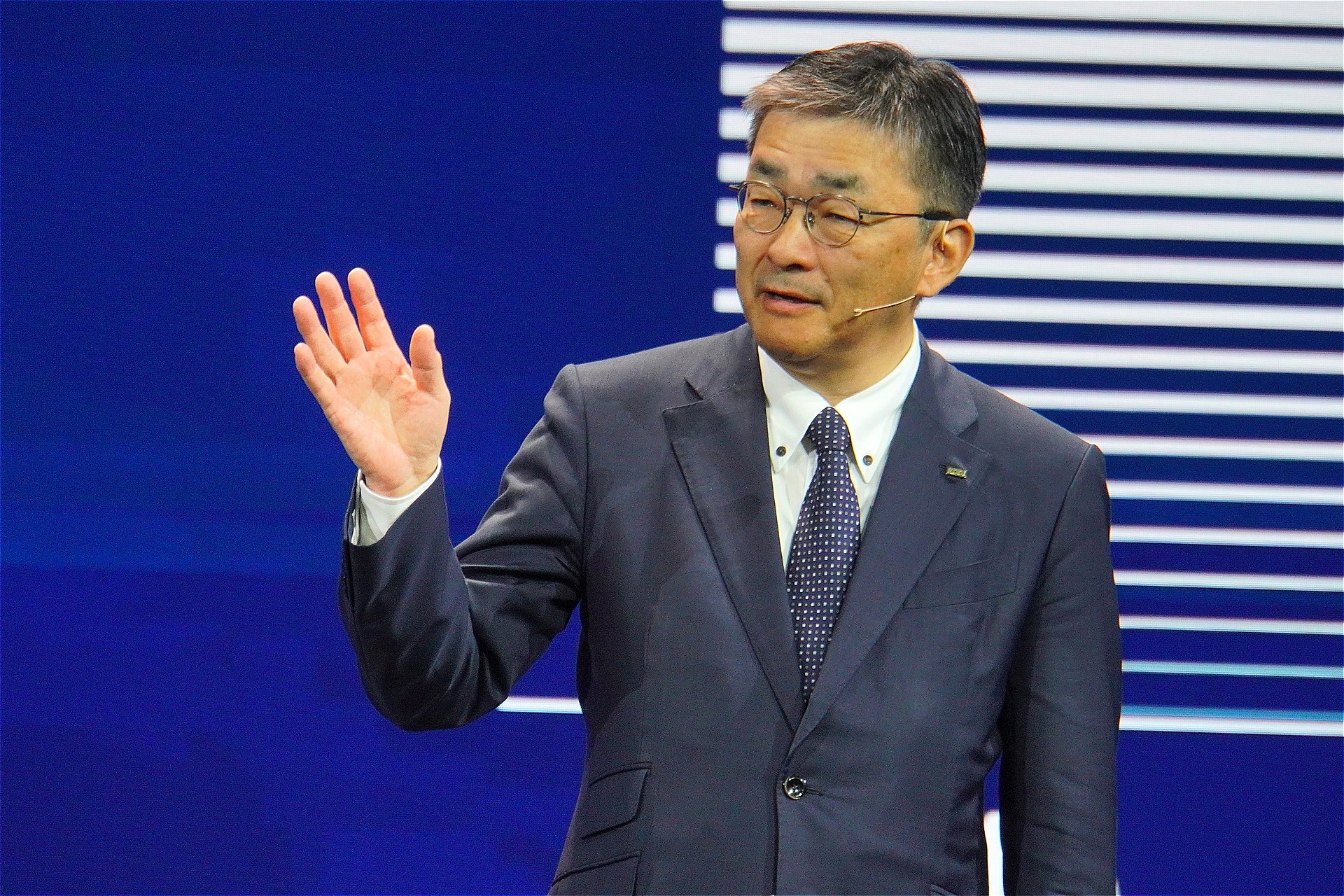 MWCのメインイベントでもある基調講演の1つに登壇したKDDIの高橋氏