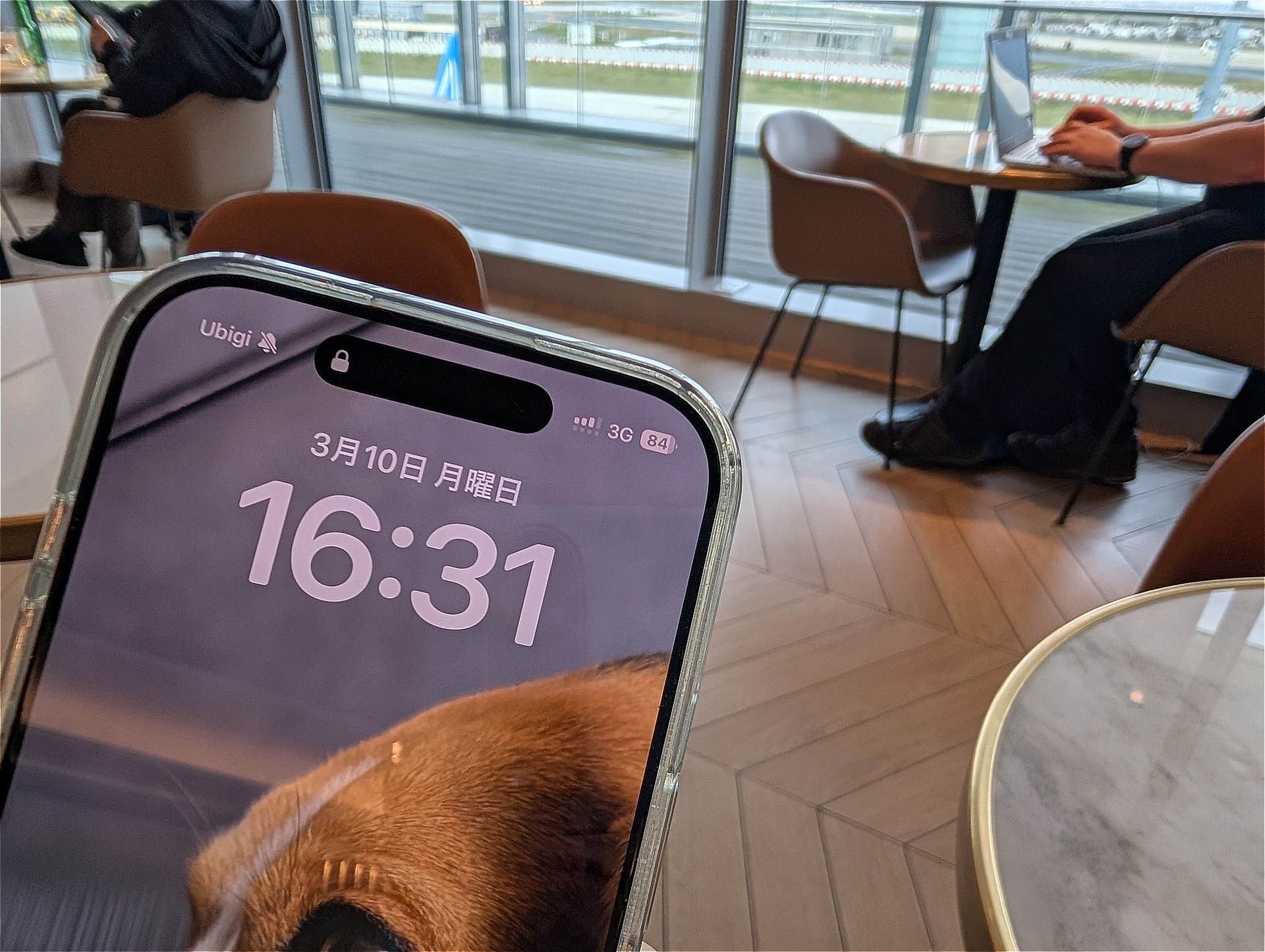 日本では完全停波が近づいている「3G」も頻繁に表示された
