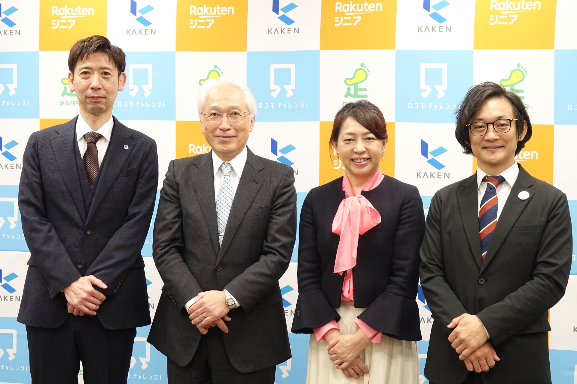 左から科研製薬 営業本部長 小関智之氏、NTT東日本関東病院 院長 大江隆史氏、埼玉県川口済生会総合病院 皮膚科 主任部長 高山かおる氏、楽天モバイル 楽天シニア事業 事業長 平山優氏