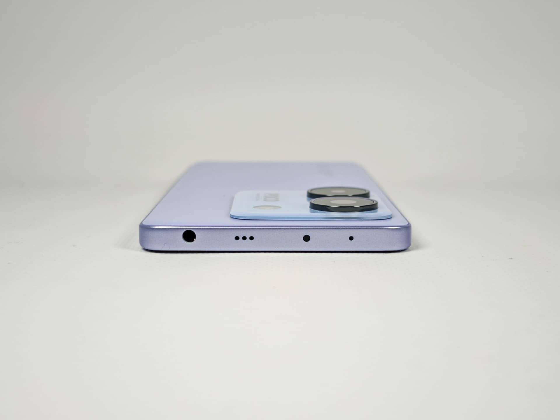 上部にイヤホンジャック