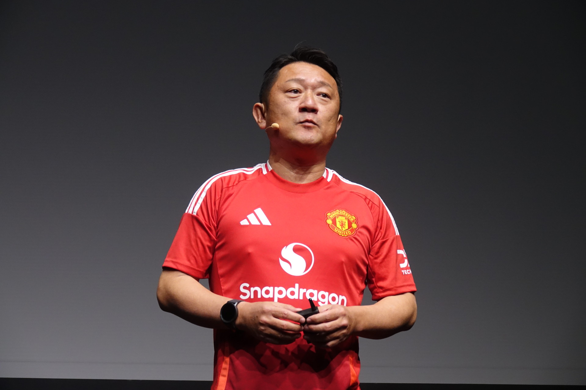 楽天モバイル 大久保公博氏とクアルコムジャパン 中山秦方社長が登壇した
