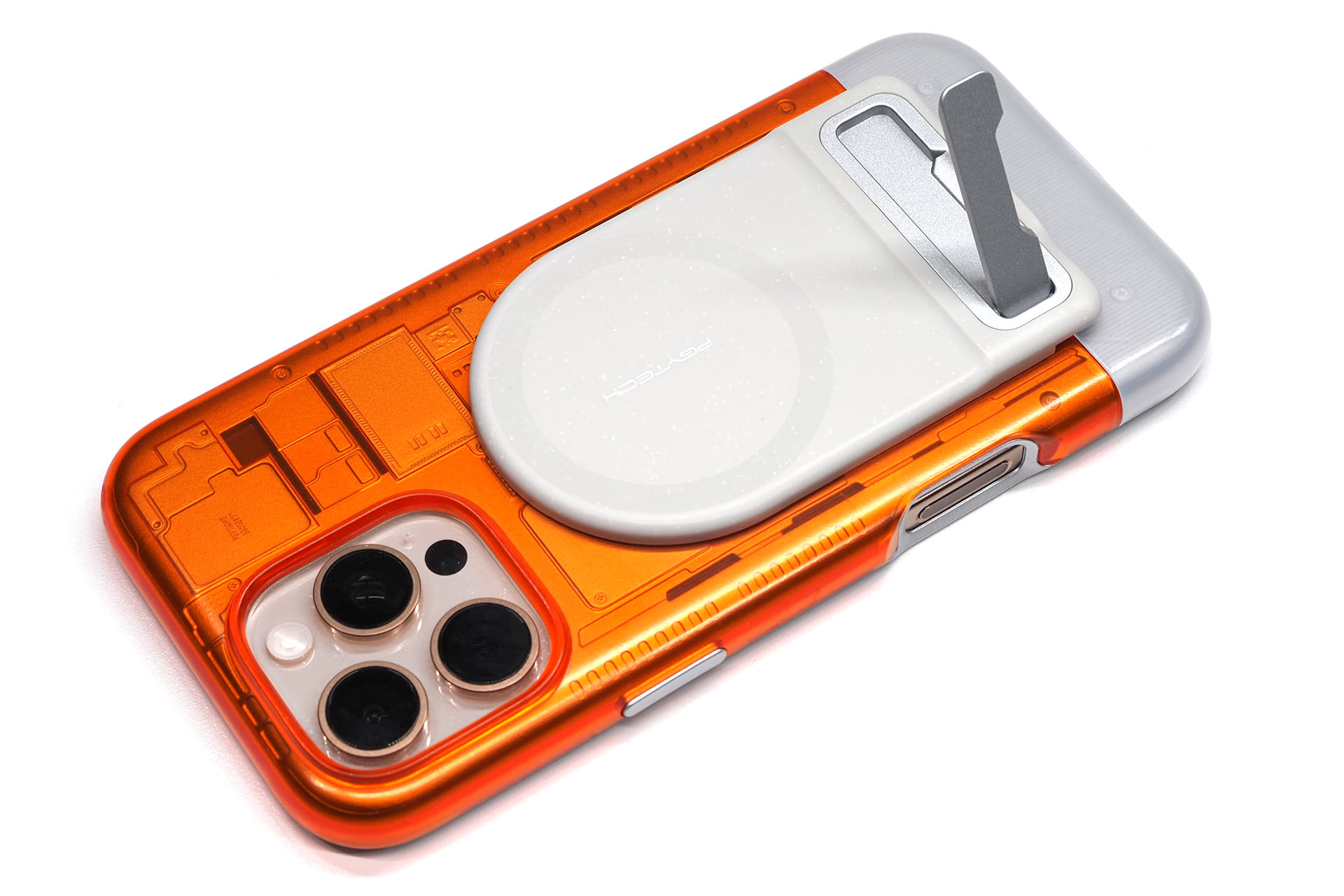 MagCamスマートフォングリップのMagSafe部分には、金属の脚が格納されている。