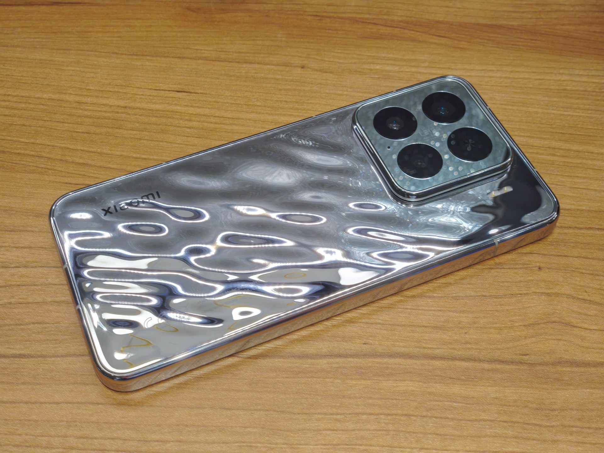 今のところは、触っていておもしろいスマホという印象