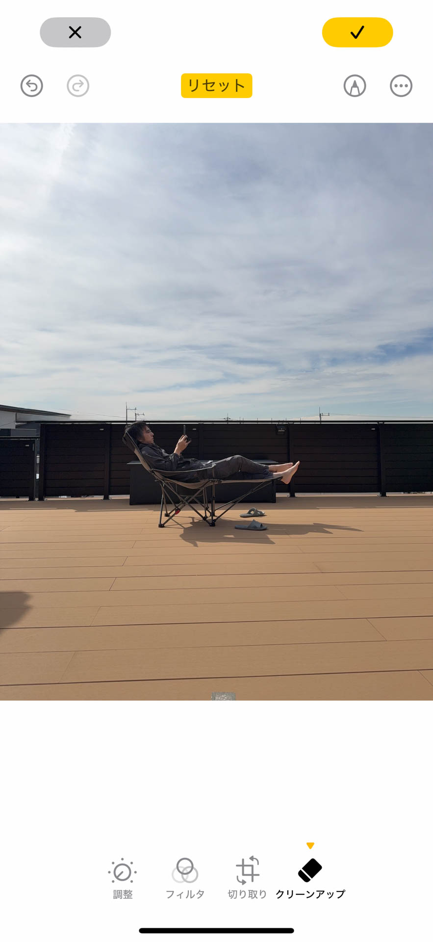 電柱は消えたけど、隣家の屋根が延長されてしまった。精度はあまり高くない印象