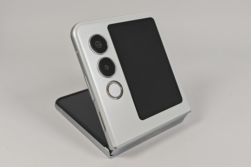 ワイモバイル回線契約で「nubia Flip2」が割引