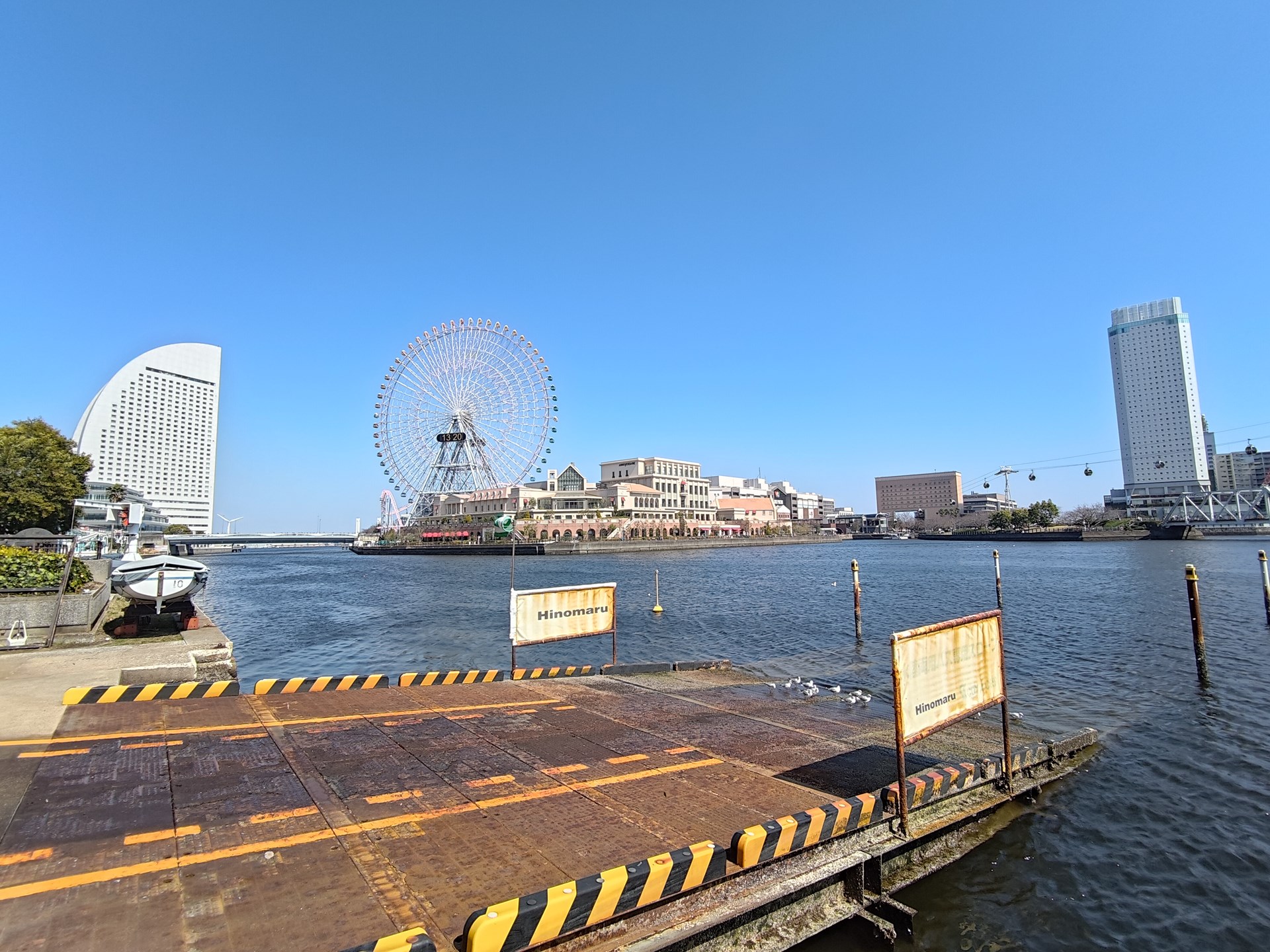 「ROG Phone 9 Pro」の超広角カメラで「0.7倍」の撮影。レンズによる歪みも少なく、自然な風景