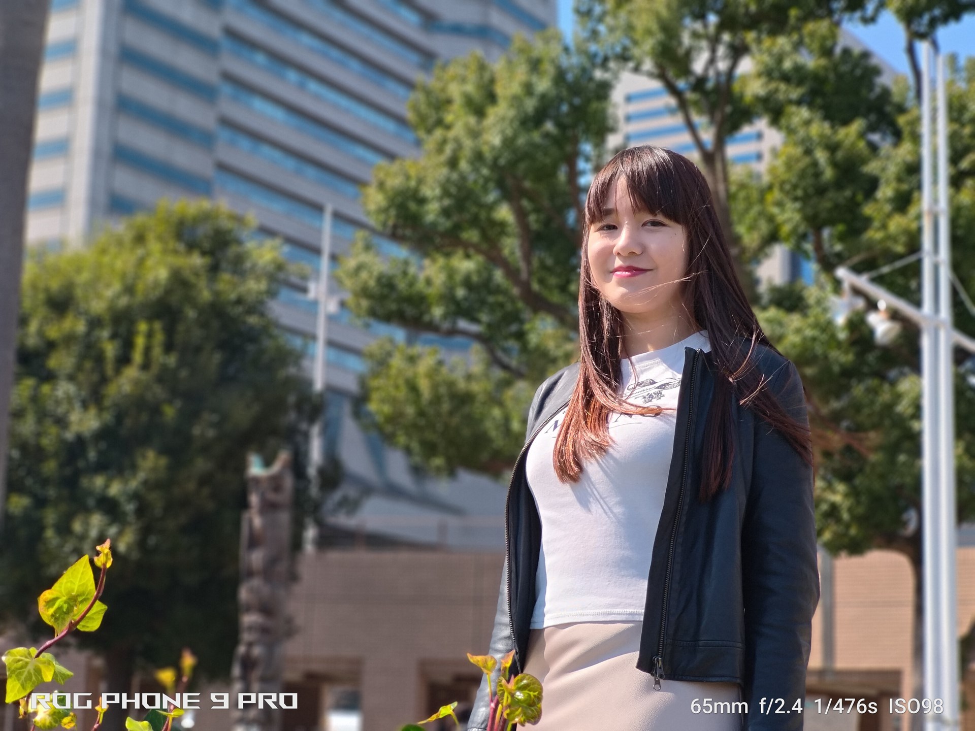 「ROG Phone 9 Pro」の望遠カメラでポートレートを撮影。モデル：<a href="http://bonbon-famin.com/cn2/g01.html">るびぃ</a>（<a href="http://bonbon-famin.com/">ボンボンファミンプロダクション</a>）