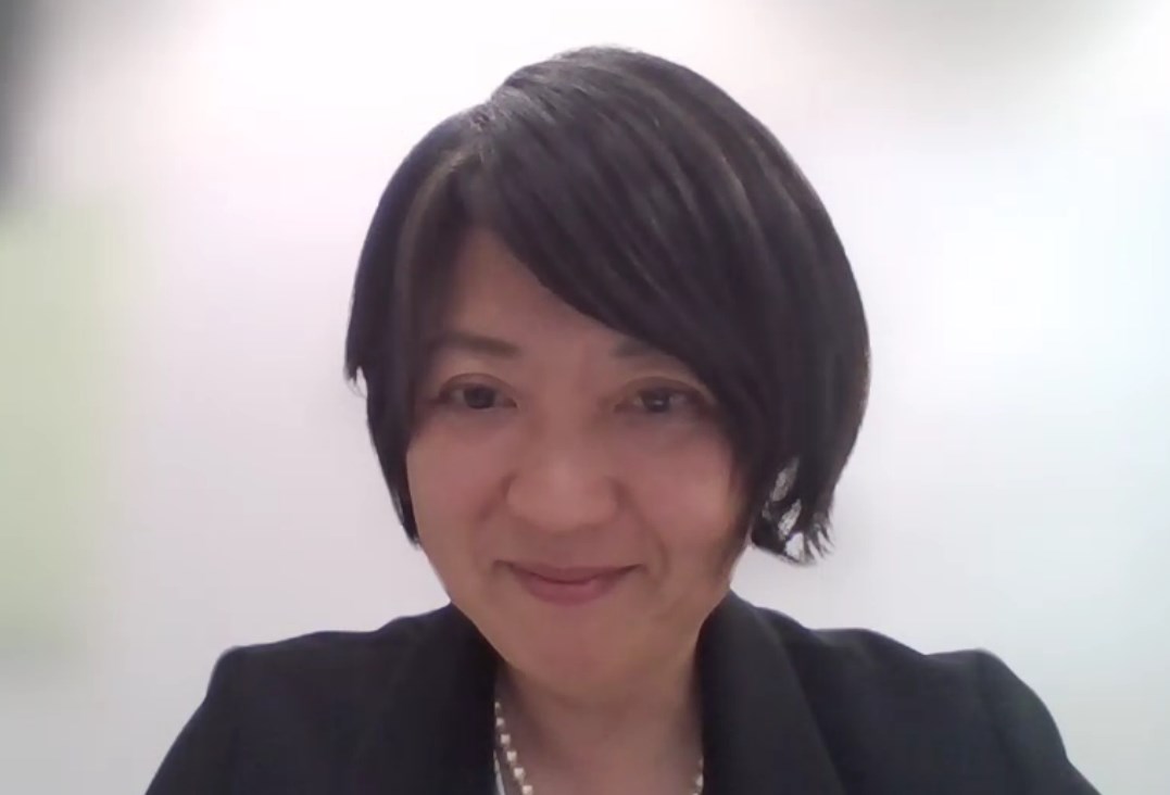 出井氏