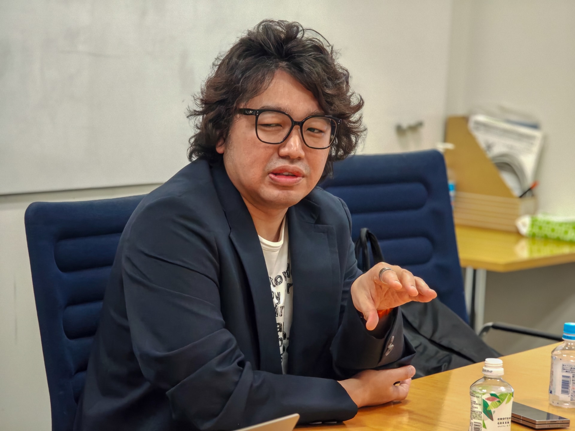 石野氏
