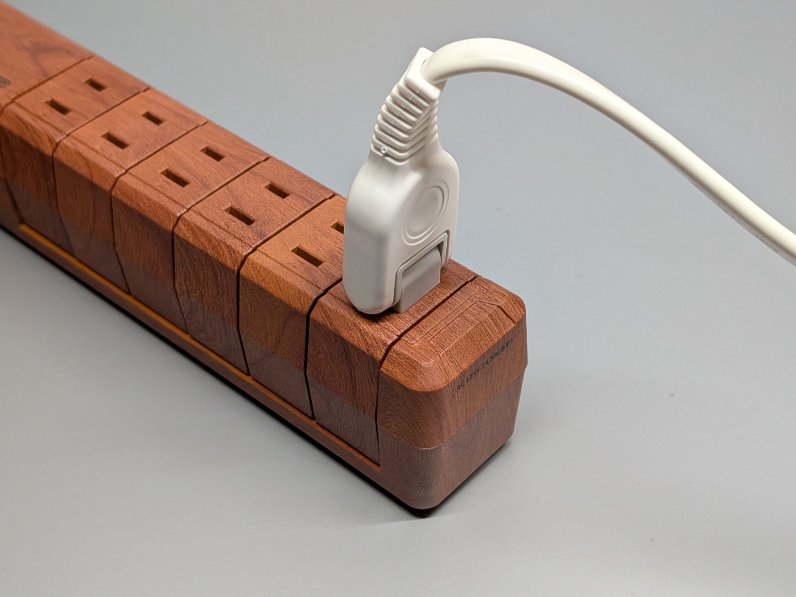 見た目は6個口だが……