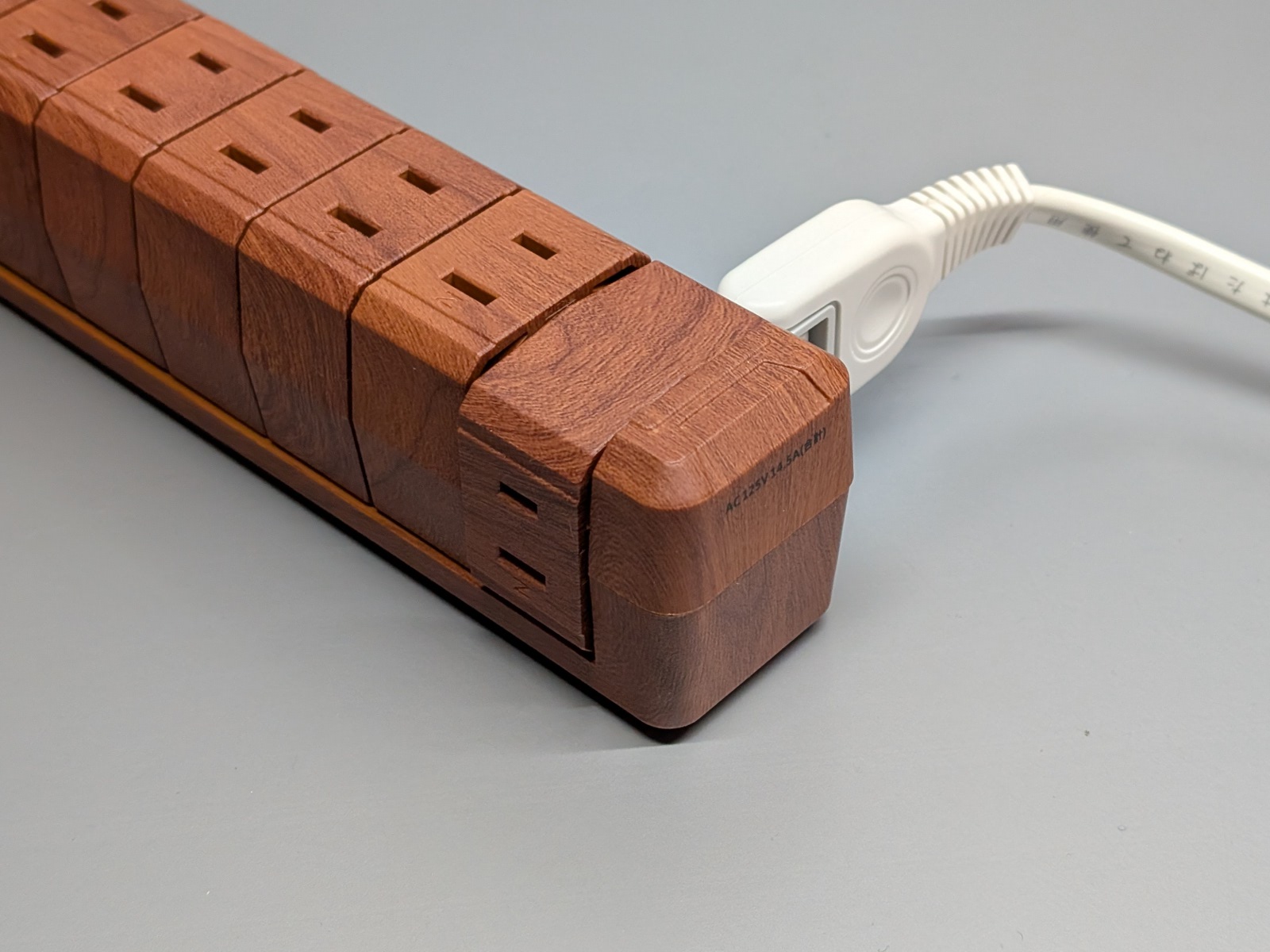 90度回転させると反対側から口が出現する