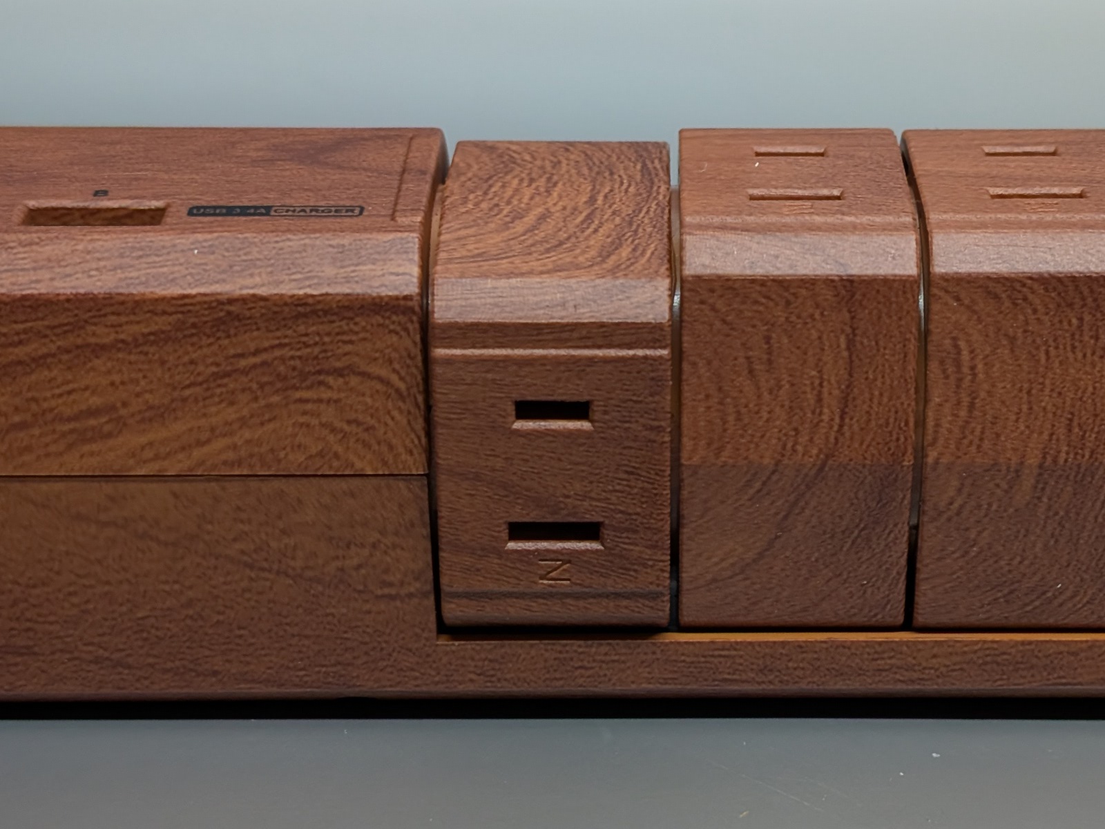 差込口はN極がきちんとあるタイプ