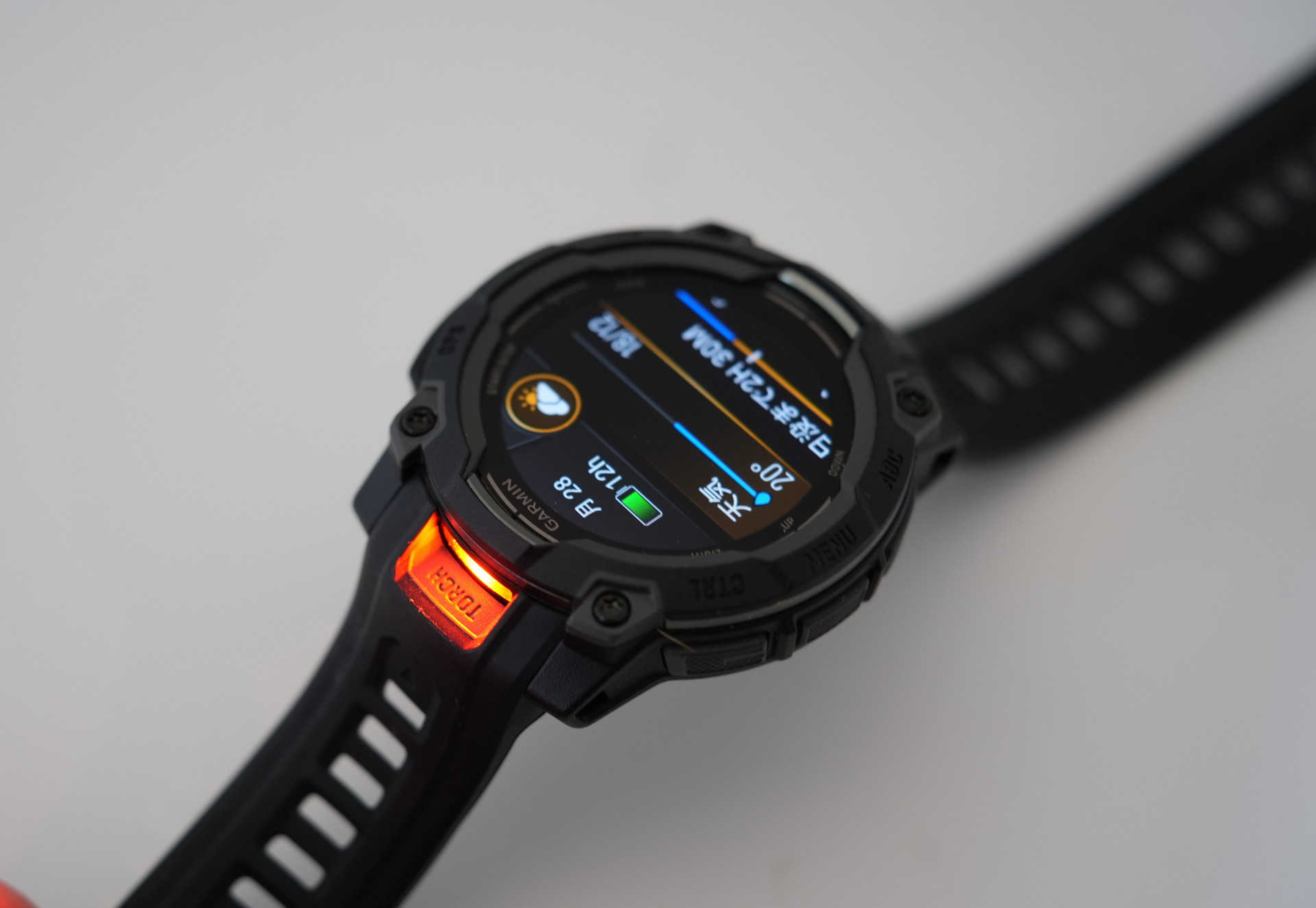 赤色で点灯させることも可能