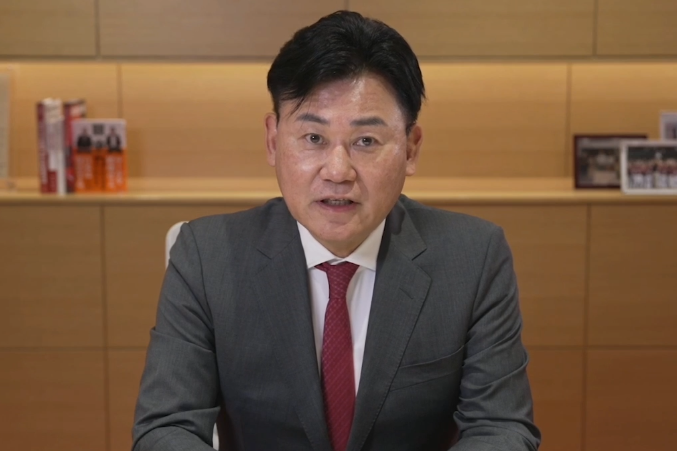 代表取締役会長兼社長 最高執行役員の三木谷浩史氏。説明会では、同氏のAIアバターが登場し説明した