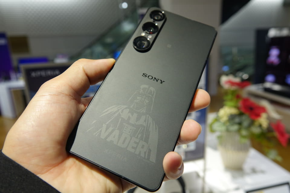 希少品　スター・ウォーズ スマートフォン本体 20161125110428_782_.jpg