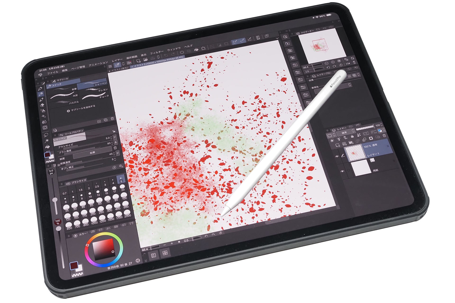 13インチiPad Pro（M4）で、iPad版のイラスト・マンガ制作アプリ「CLIP STUDIO PAINT」（通称「クリスタ」）を使ったりしている。Apple Pencil Proと組み合わせて使用中。