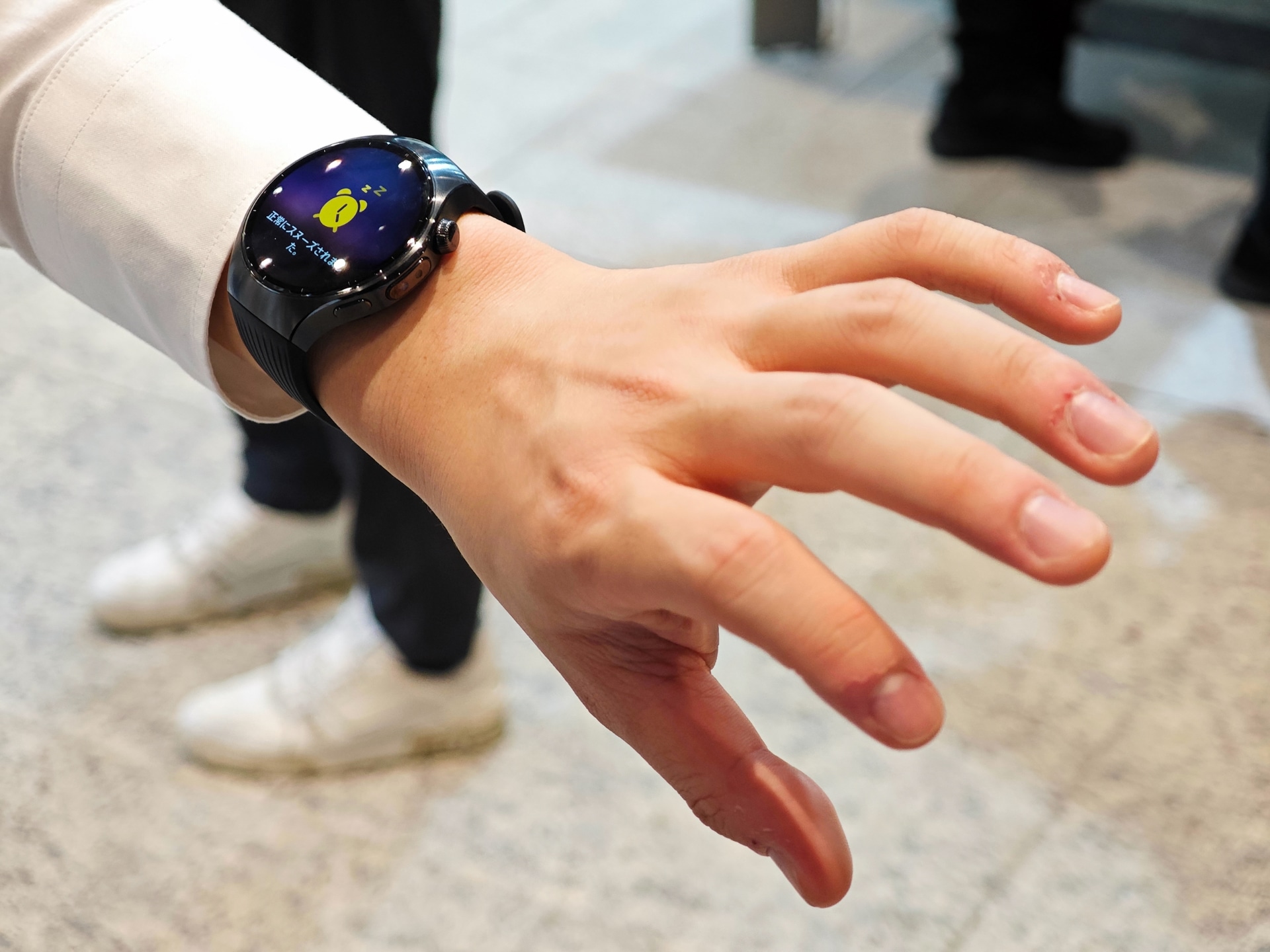 ダブルタップでスヌーズする様子