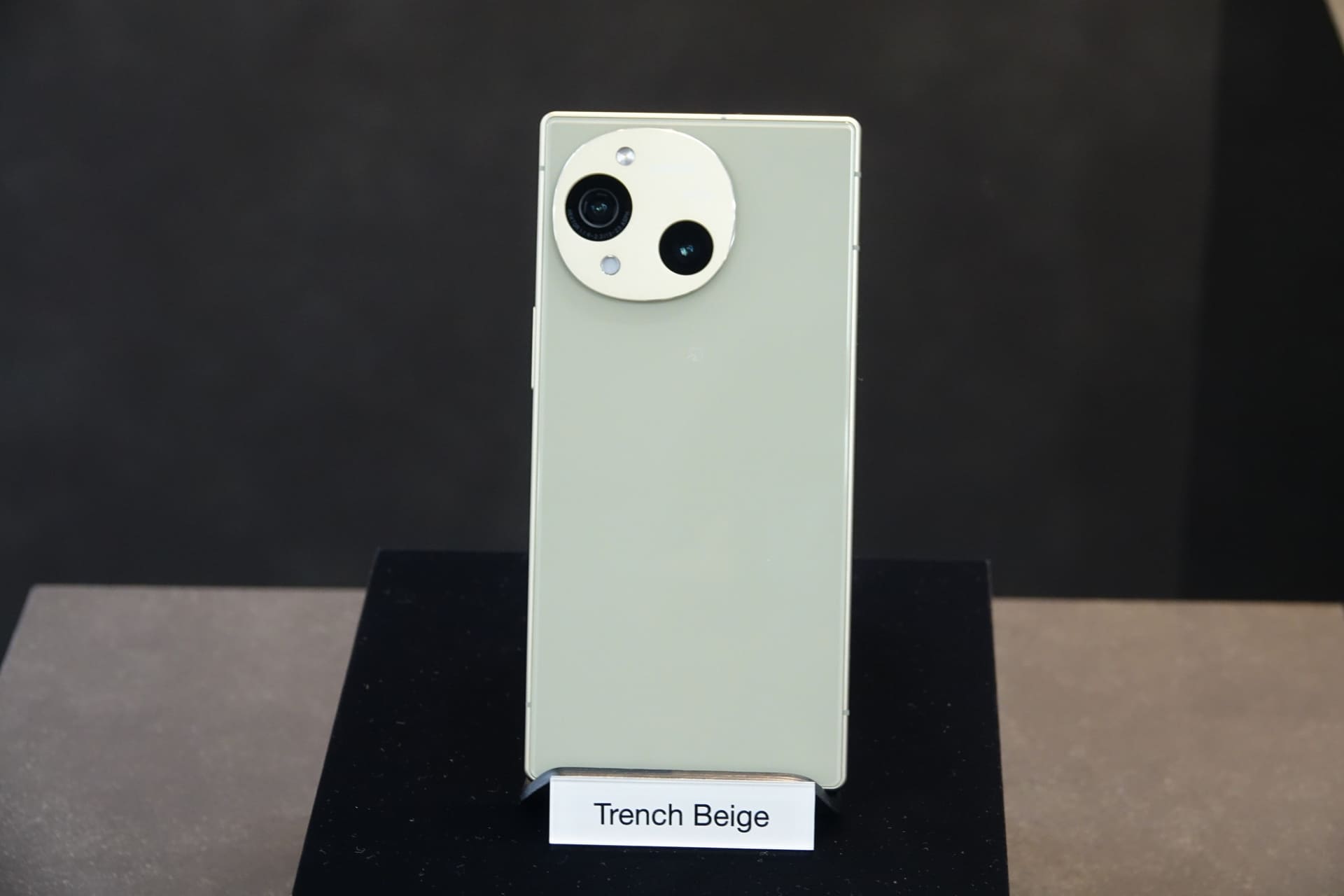 トレンチベージュ